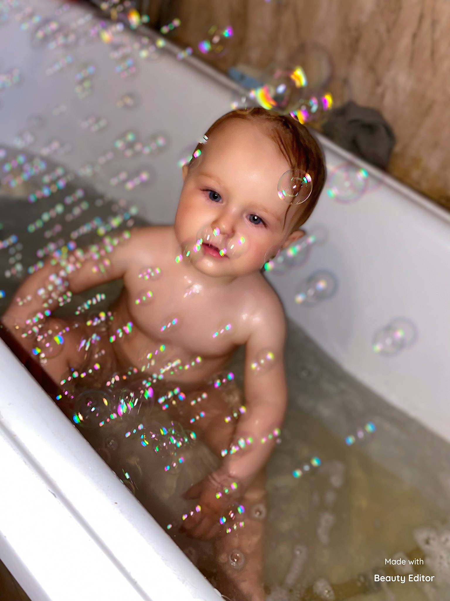 Irina participe au concours pour gagner de l'argent avec cette photo : abdomen, baby, baby_bathing, baby_products, bathing, cheek, chest, child, eye, fun, happy, leisure, navel, pattern, person, play, product, skin, smile, toddler
