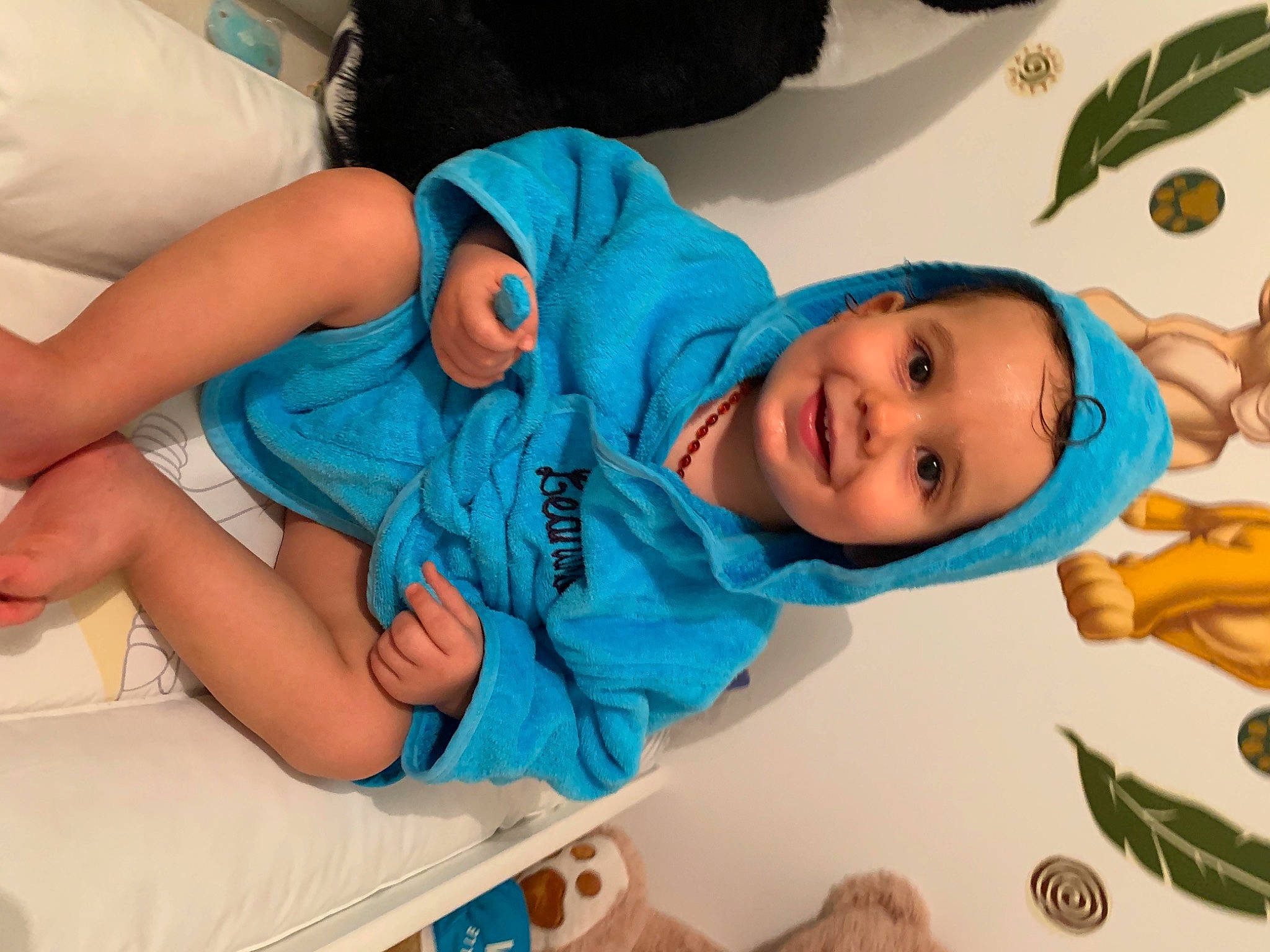 Léandro a rejoint le concours — aidez-le/la à gagner de superbes lots ! azure, baby, baby_products, baby_safety, baby_toddler_clothing, cheek, child, comfort, finger, fun, happy, headwear, health_care, joy, mouth, people, person, room, skin, smile