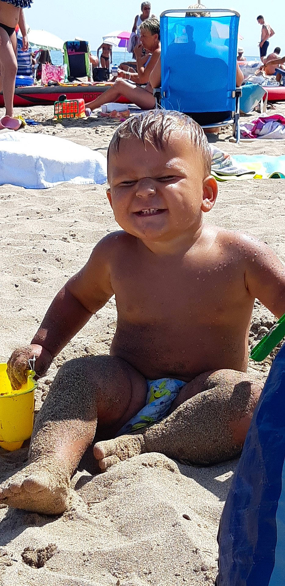 Samuel a rejoint le concours — aidez-le/la à gagner de superbes lots ! barechested, child, fun, headwear, joy, male, person, sand, smile, summer, sun_tanning, vacation