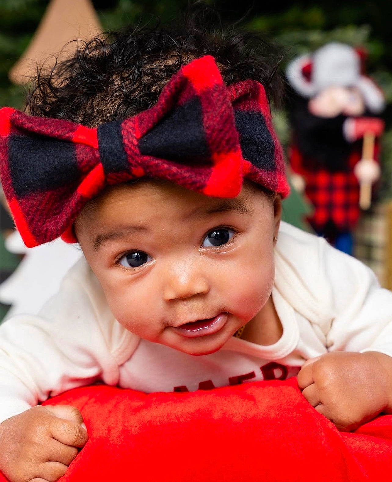 Dream is registered to the contest to win money with this photo: baby, baby_toddler_clothing, child, costume_hat, eye, fun, happy, headgear, headwear, lip, magenta, pattern, person, pink, plaid, red, skin, smile, tartan, textile