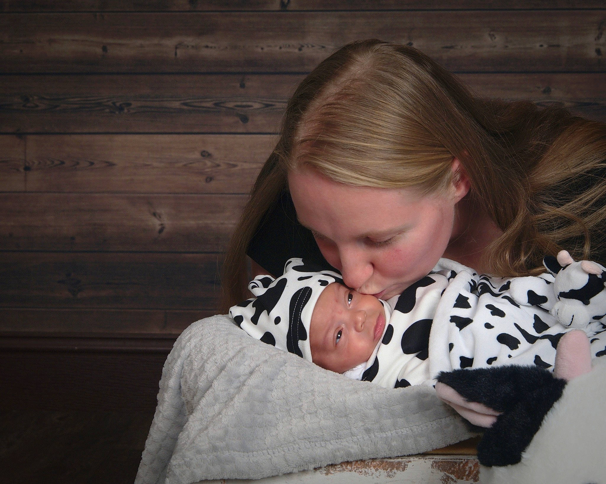 Chaviantae is registered to the contest to win money with this photo: baby, baby_toddler_clothing, blond, cheek, child, comfort, flash_photography, flooring, fur, glasses, grass, head, human_body, linens, pattern, person, portrait_photography, sitting, sleeve, toddler