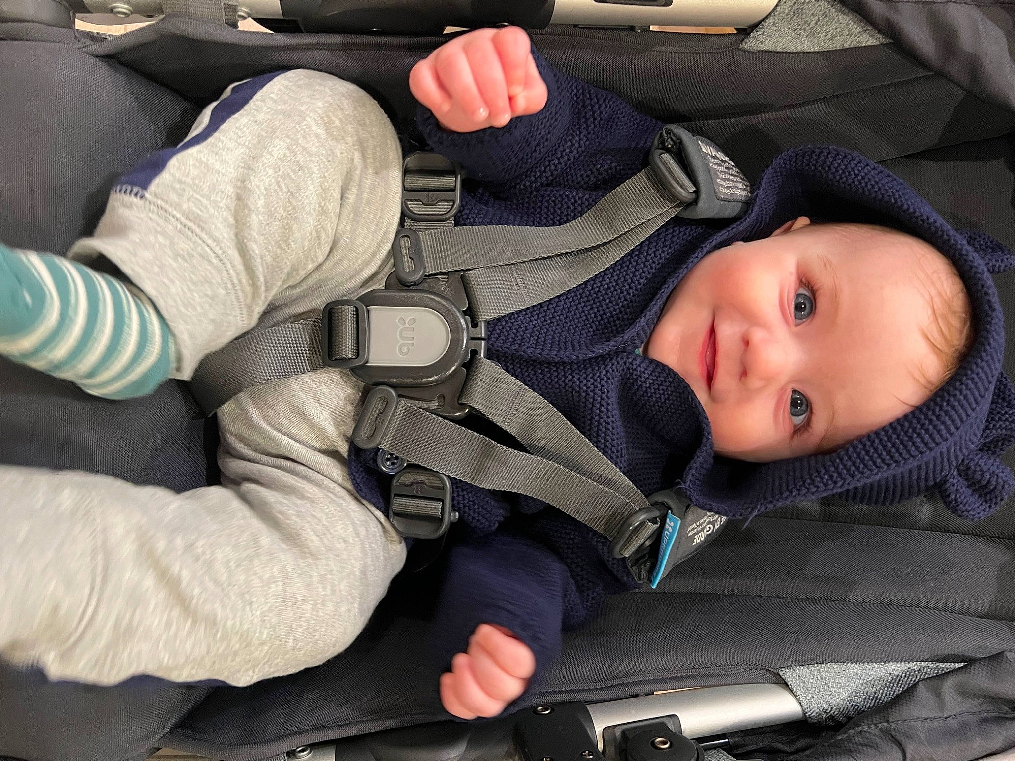 Mikael is registered to the contest to win money with this photo: auto_part, automotive_design, baby, baby_carriage, baby_products, baby_toddler_clothing, car_seat, car_seat_cover, child, comfort, elbow, electric_blue, family_car, head_restraint, headwear, luxury_vehicle, motor_vehicle, person, smile, toddler