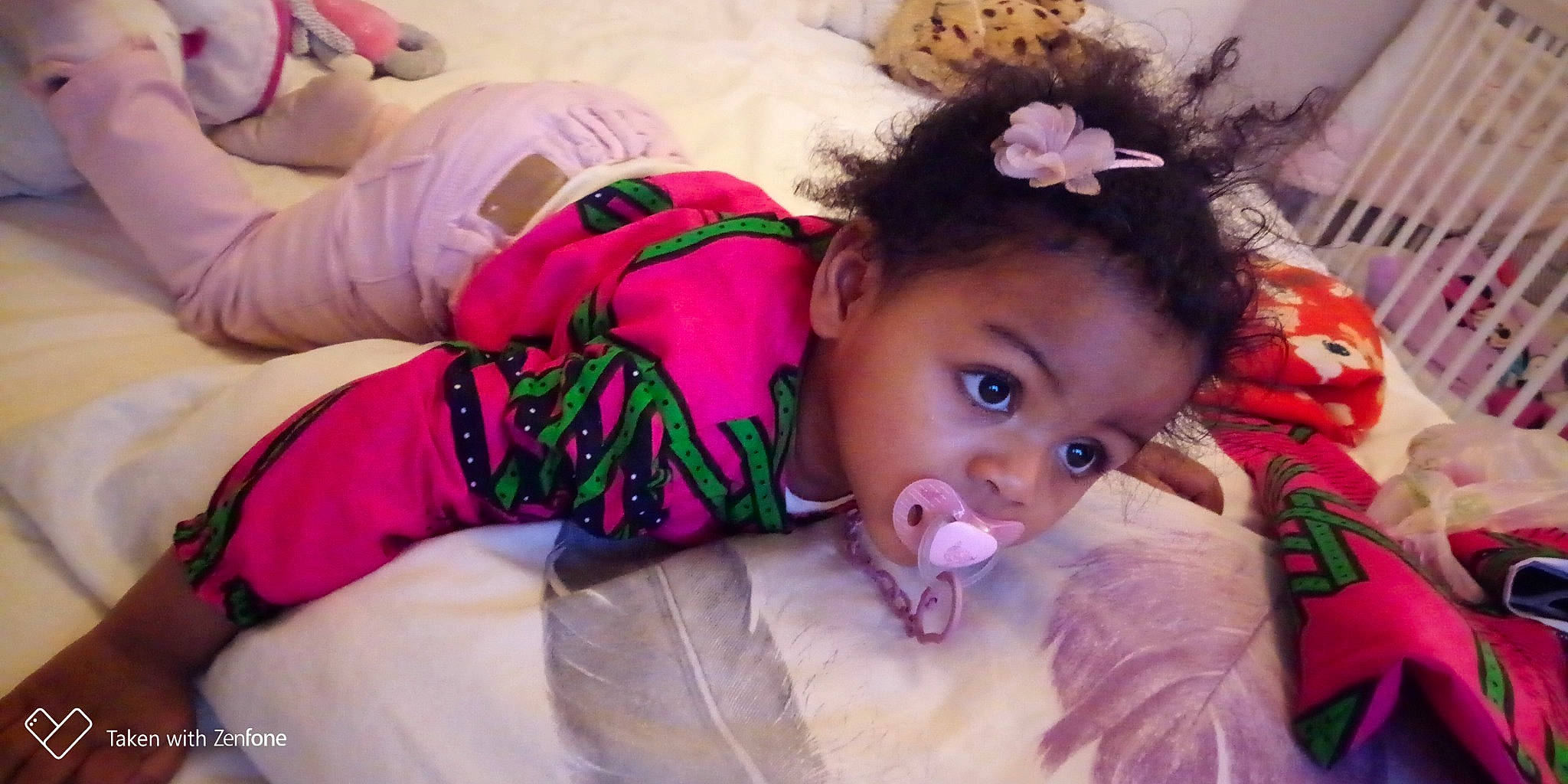 Kahyna a rejoint le concours — aidez-le/la à gagner de superbes lots ! child, ear, fun, girl, hair_accessory, infant, joy, person, pink, product, skin, surprise, toddler