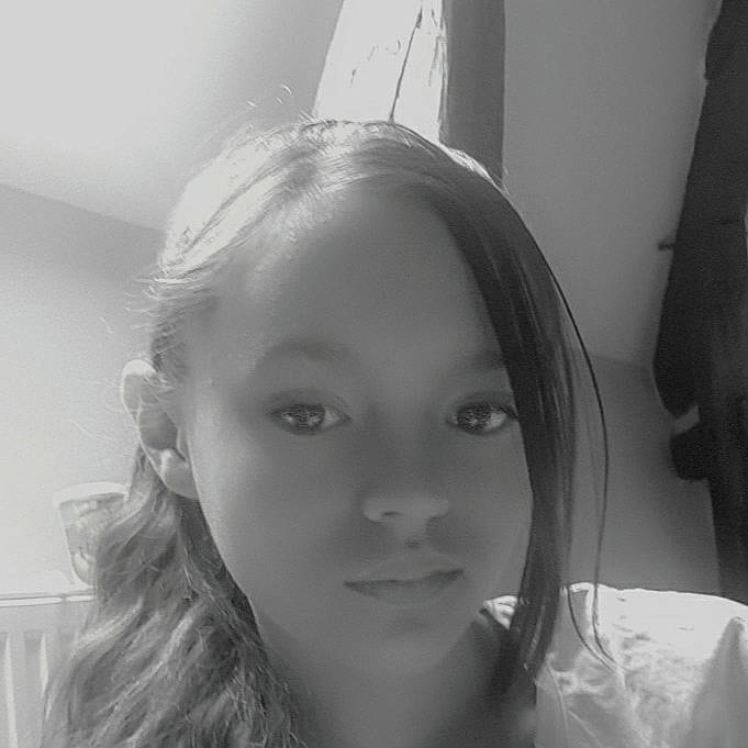 Irina a rejoint le concours — aidez-le/la à gagner de superbes lots ! beauty, black_and_white, child, chin, eye, eyebrow, face, forehead, hair, hairstyle, head, lip, monochrome, nose, organ, person, photograph, skin, smile, snapshot