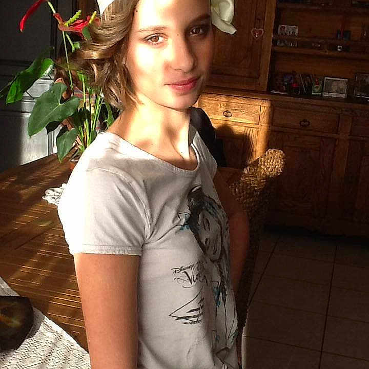 Sixtine participe au concours pour gagner de l'argent avec cette photo :