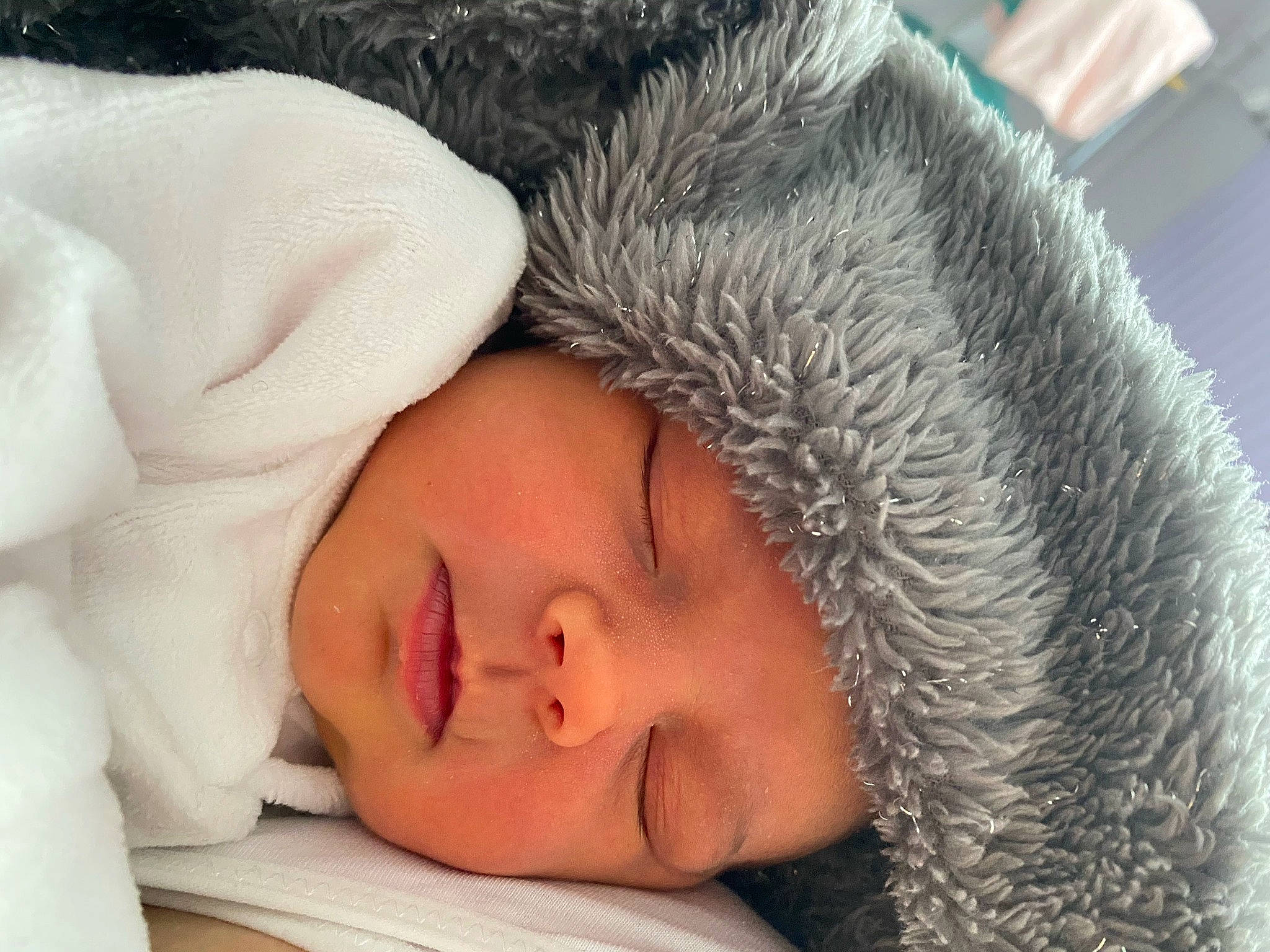 Ghjuliana a rejoint le concours — aidez-le/la à gagner de superbes lots ! baby, baby_sleeping, cheek, chin, comfort, ear, eye, eyebrow, eyelash, face, hair, head, headgear, headwear, human_body, iris, lip, mouth, neck, nose