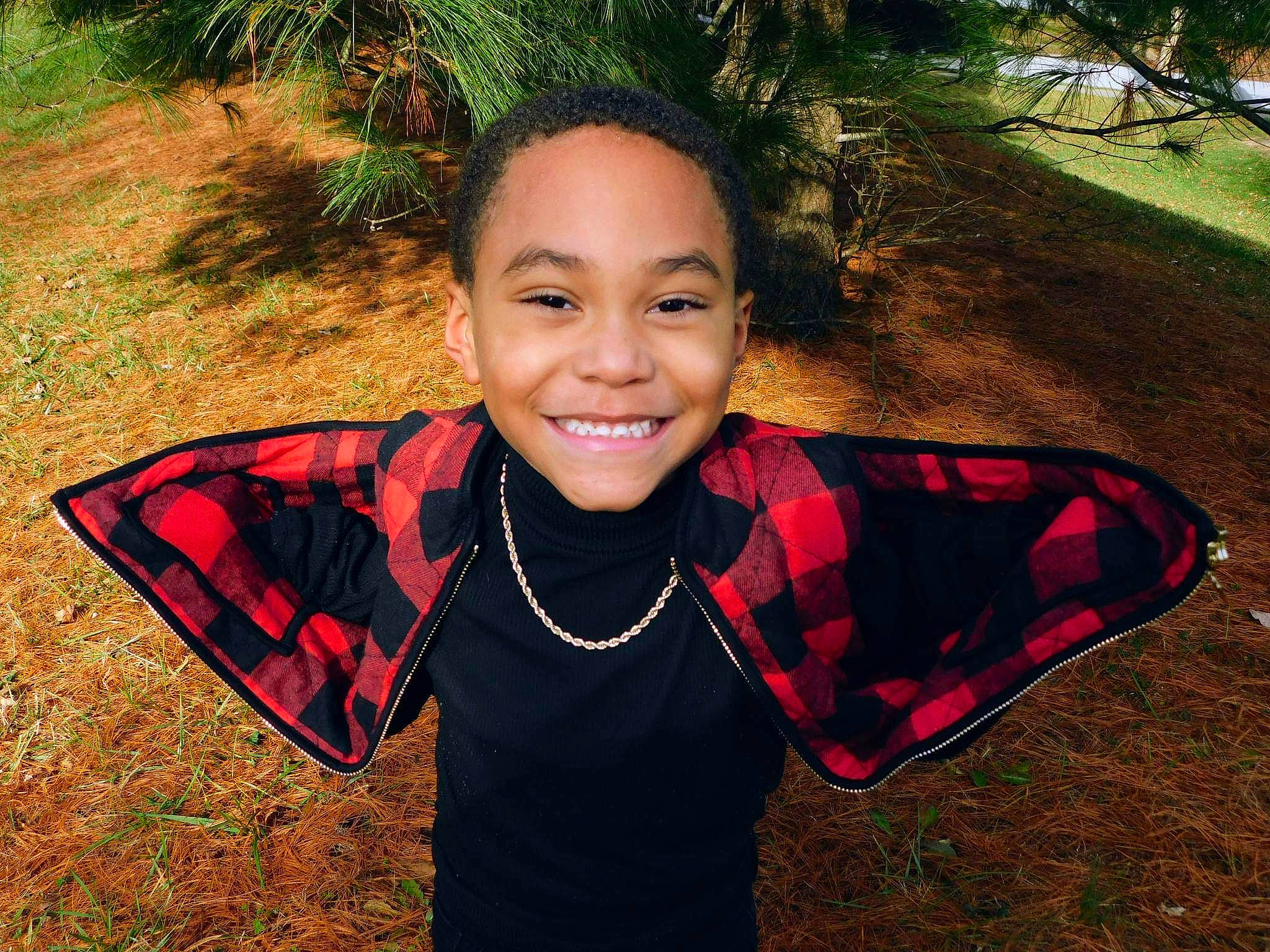 Alden is registered to the contest to win money with this photo: child, cool, eye, flash_photography, fun, grass, happy, human_body, jewellery, joy, leaf, leisure, lip, morning, pattern, people_in_nature, person, plant, smile, t_shirt