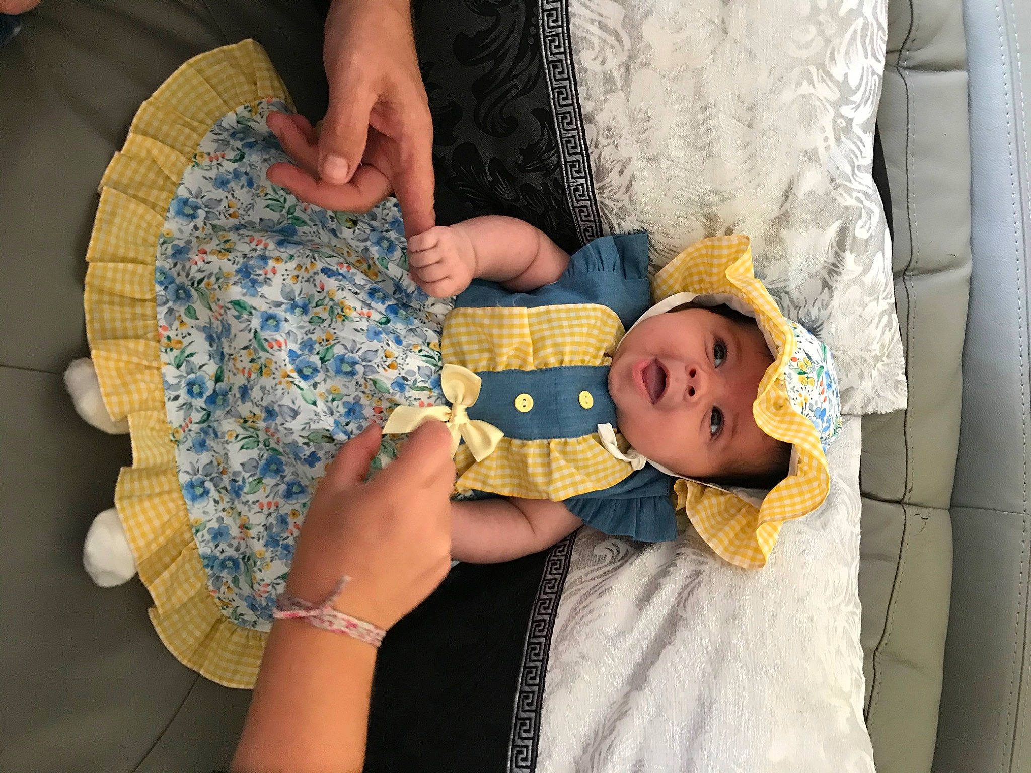 Anastasia participe au concours pour gagner de l'argent avec cette photo : baby, baby_products, child, hand, headwear, person, product, sleep, textile, toddler