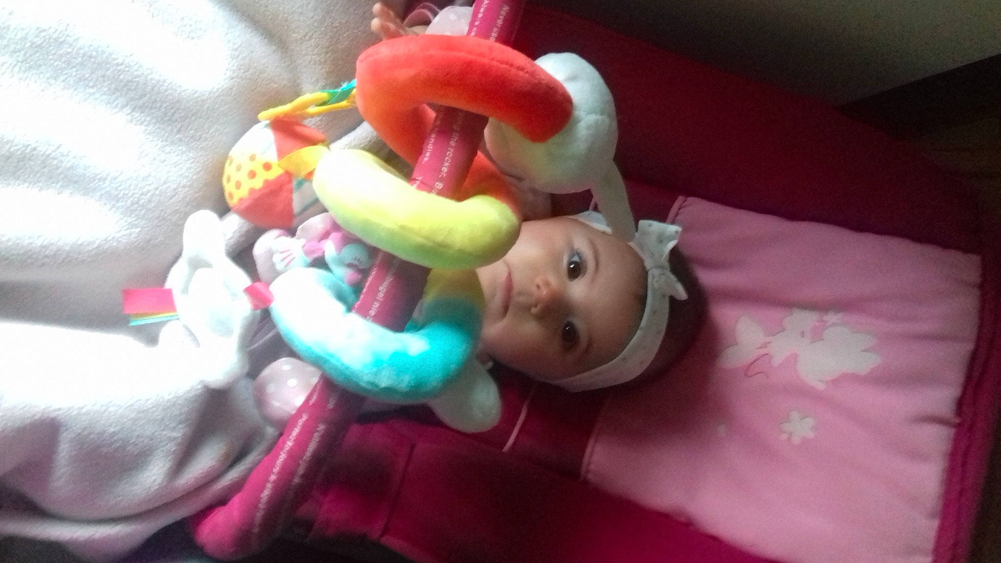 Chanel a rejoint le concours — aidez-le/la à gagner de superbes lots ! baby_products, baby_toys, carmine, cheek, doll, event, eye, fictional_character, fun, gesture, happy, head, headwear, human_body, magenta, person, pink, plastic, plush, souvenir