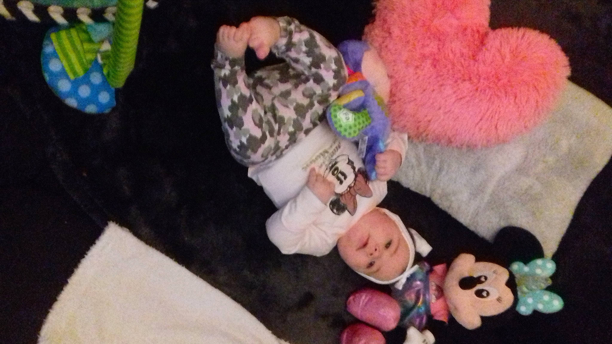 Chanel a rejoint le concours — aidez-le/la à gagner de superbes lots ! baby, baby_products, baby_toddler_clothing, baby_toys, child, comfort, event, fun, fur, pattern, people, person, pink, plush, room, stuffed_toy, teddy_bear, toddler, toy, tree