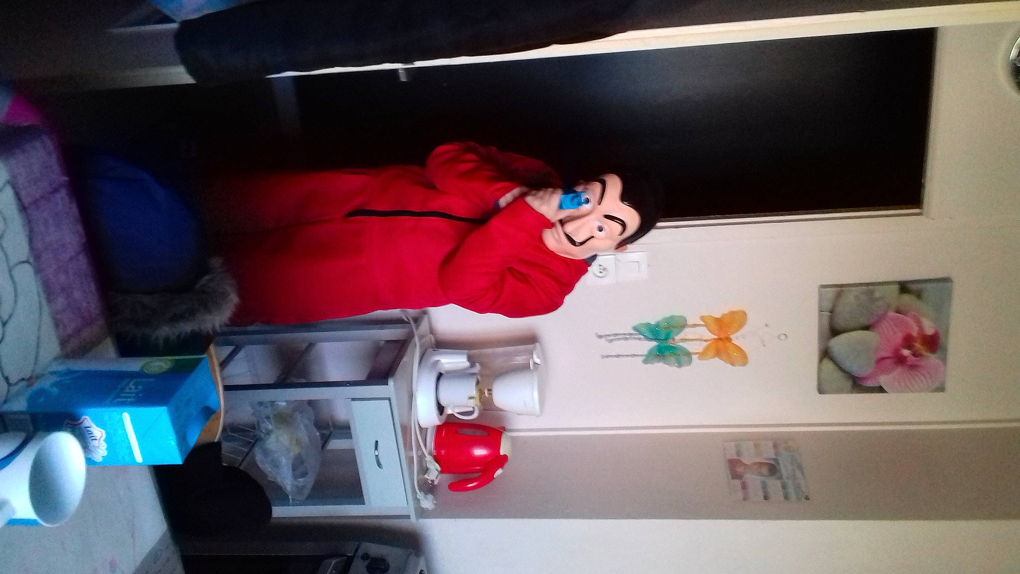 Rahyan a rejoint le concours — aidez-le/la à gagner de superbes lots ! child, electronic_device, fun, furniture, house, photography, room, square, technology