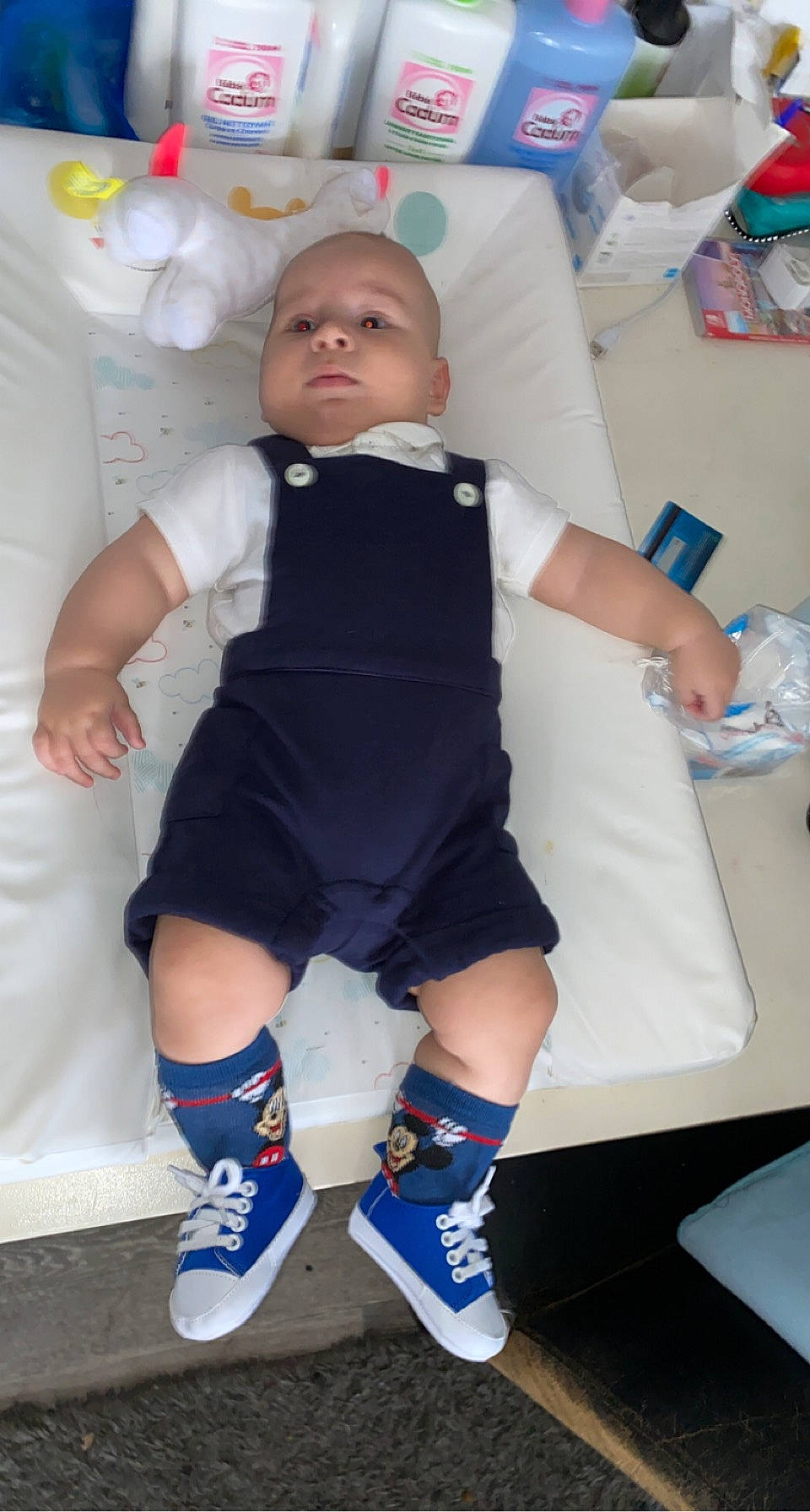 éden a rejoint le concours — aidez-le/la à gagner de superbes lots ! baby, baby_toddler_clothing, child, electric_blue, eye, finger, fun, happy, human_leg, joint, knee, pattern, person, skin, sleeve, sock, textile, thigh, thumb, toddler