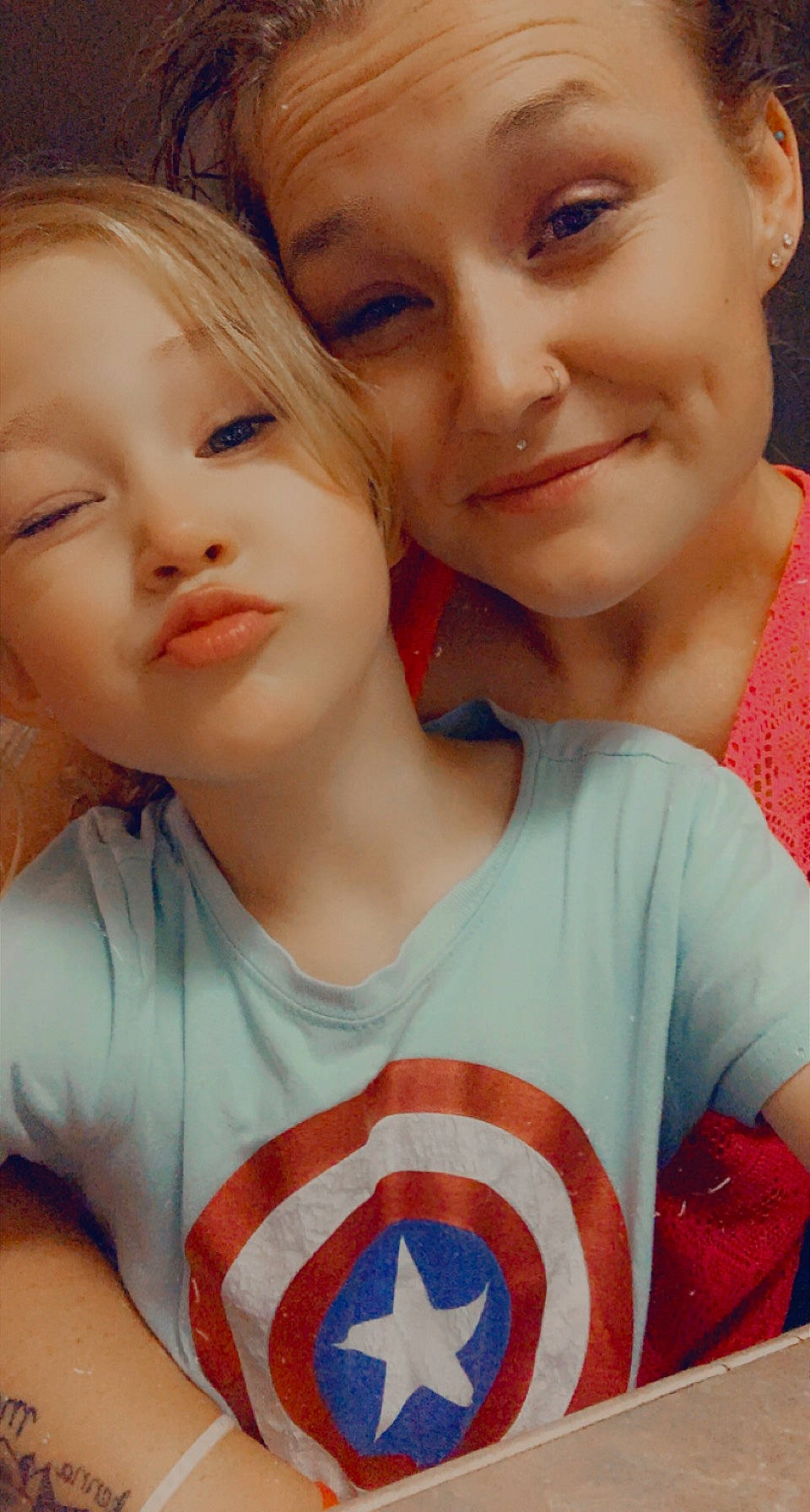 Makenna is registered to the contest to win money with this photo: blue, cheek, chin, cool, eyelash, facial_expression, finger, gesture, happy, iris, joy, lip, mouth, neck, nose, organ, people_in_nature, person, red, shoulder