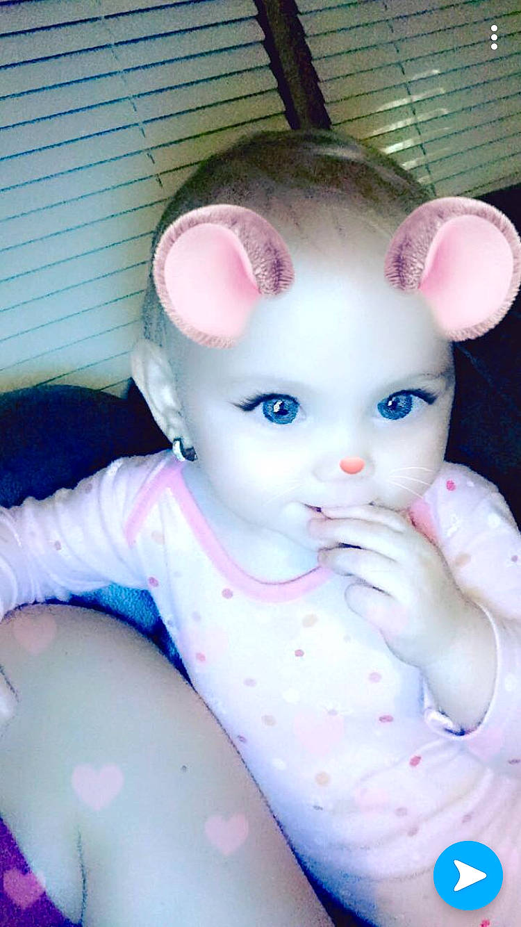 Savannah a rejoint le concours — aidez-le/la à gagner de superbes lots ! cat, cat_like_mammal, child, doll, ear, face, head, infant, iris, kitten, person, pink, skin, small_to_medium_sized_cats, toddler, toy, whiskers