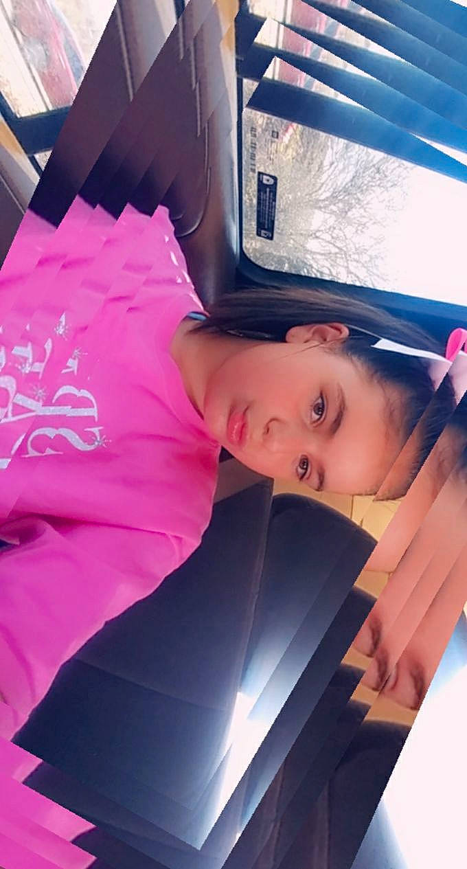 Alize is registered to the contest to win money with this photo: beauty, black_hair, child, cool, leisure, neck, nose, person, photography, pink, selfie, skin