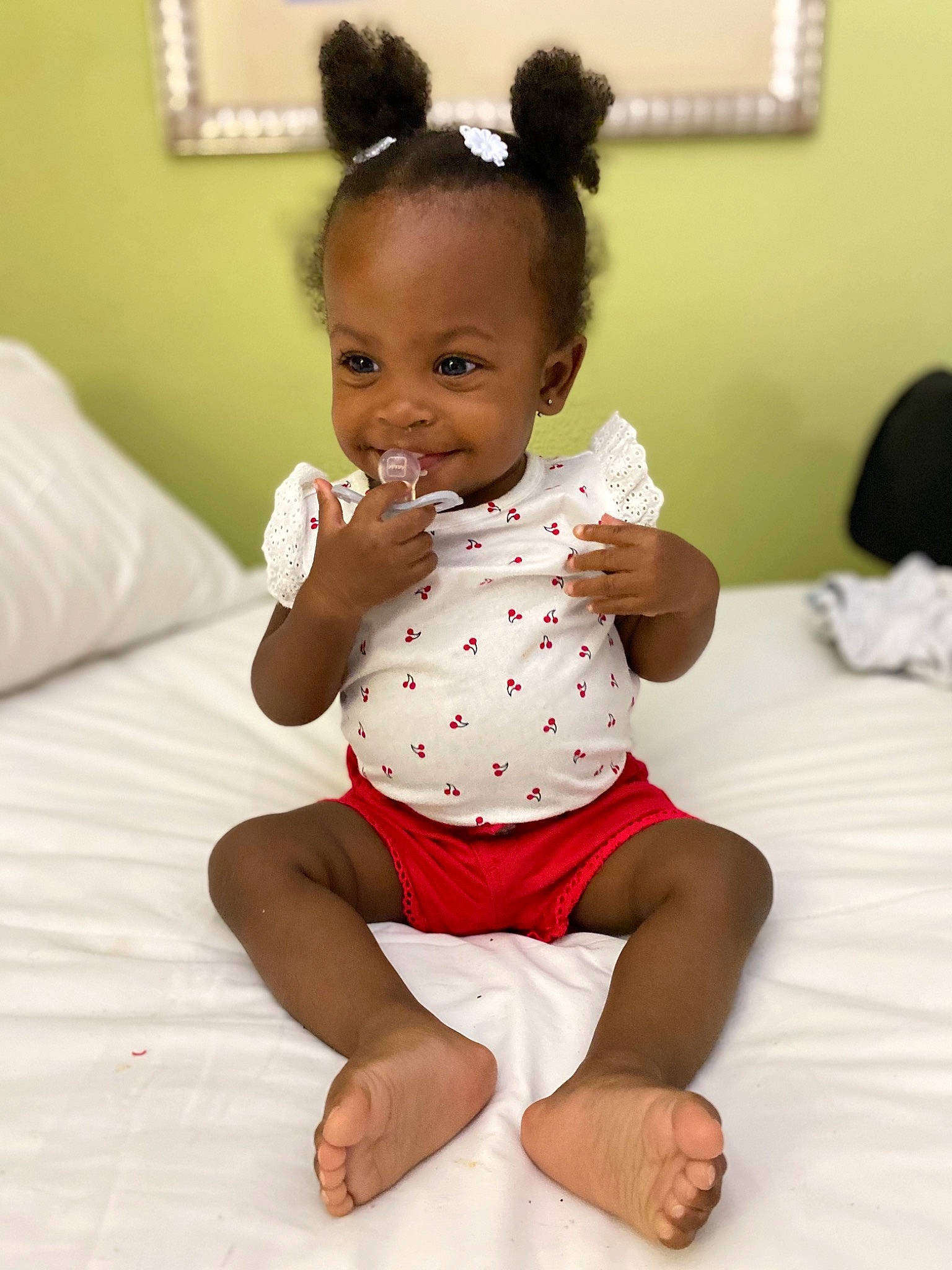 Kylee is registered to the contest to win money with this photo: baby_toddler_clothing, cheek, comfort, dress, elbow, finger, happy, head, joy, knee, leg, neck, person, skin, sleeve, smile, stomach, thigh, toddler, trunk