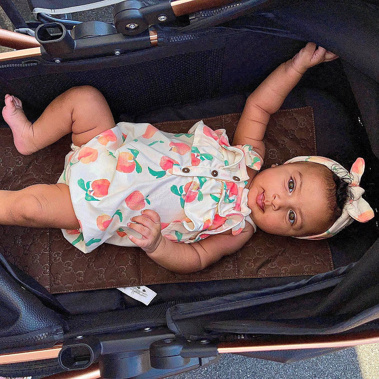 Royal is registered to the contest to win money with this photo: auto_part, baby, baby_carriage, baby_products, baby_toddler_clothing, bag, car_seat, child, comfort, finger, human_body, human_leg, lap, leg, nail, pattern, person, sitting, thigh, toddler