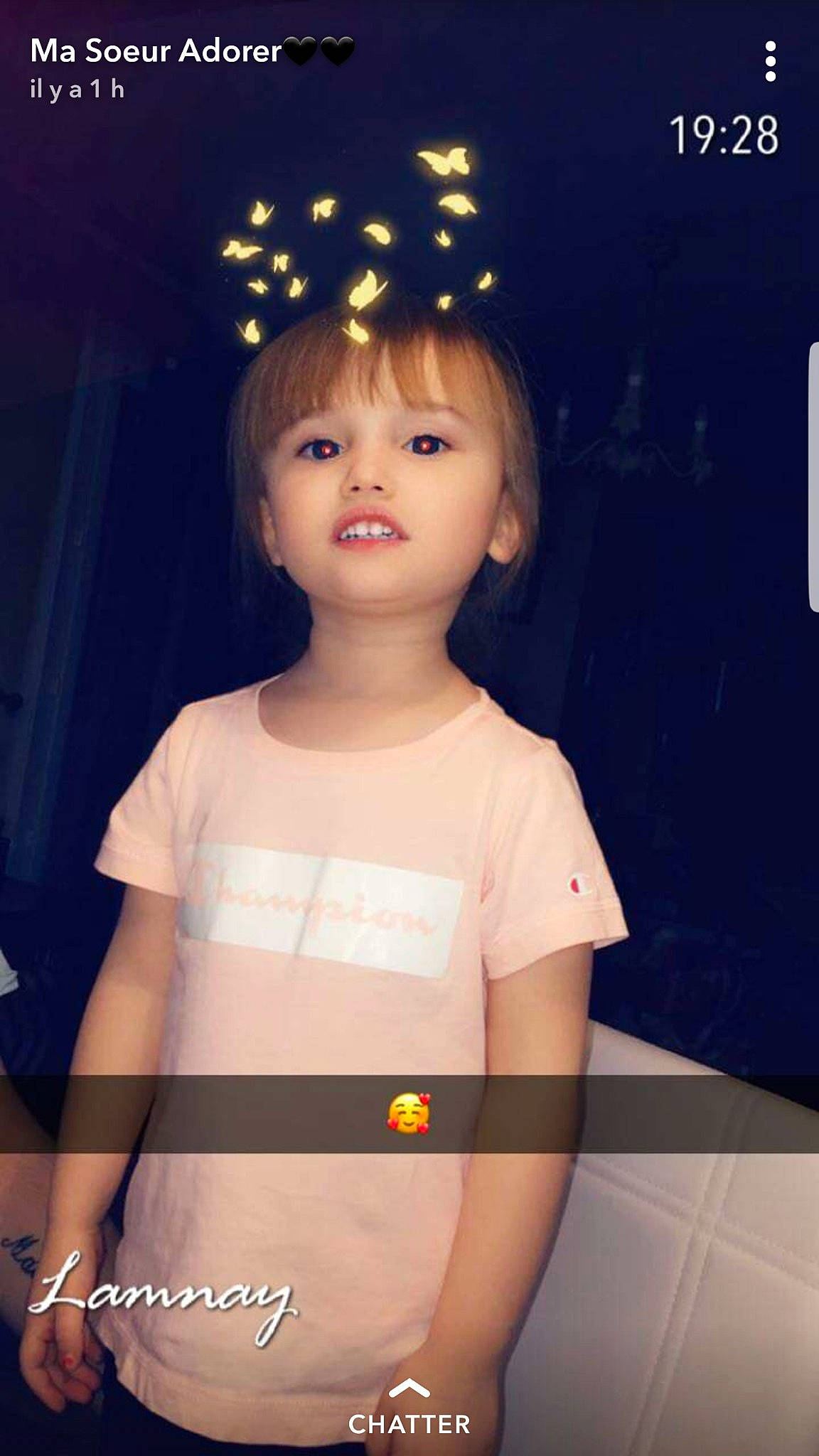 Orlane participe au concours pour gagner de l'argent avec cette photo : beauty, child, child_model, face, flash_photography, forehead, hair, hair_accessory, hairstyle, head, headpiece, person, photography, skin, smile, snapshot, toddler