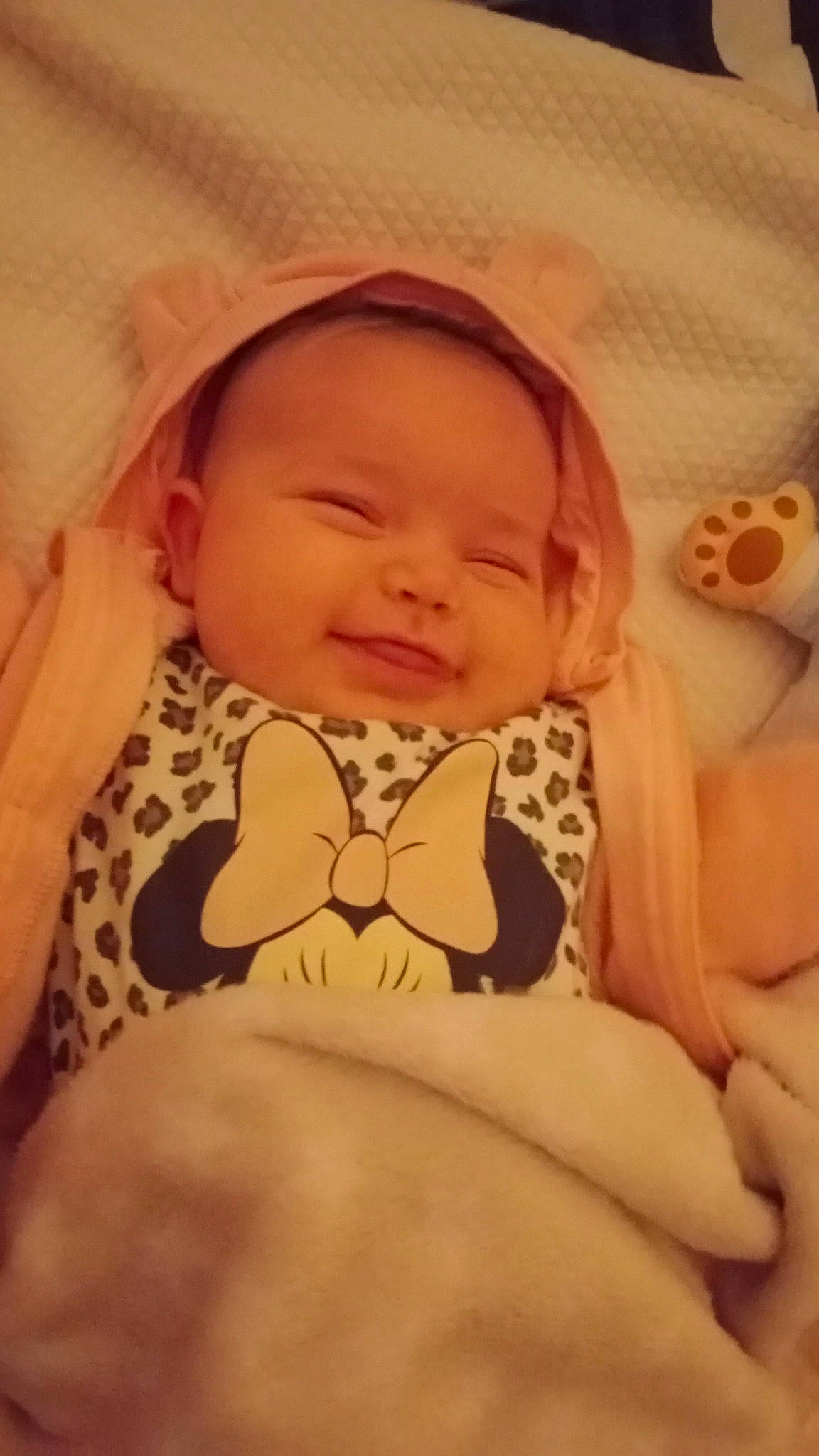 Lucia a rejoint le concours — aidez-le/la à gagner de superbes lots ! arm, baby, baby_toddler_clothing, cheek, comfort, eye, face, finger, hand, human, human_body, iris, joy, leg, lip, mammal, mouth, nose, orange, person