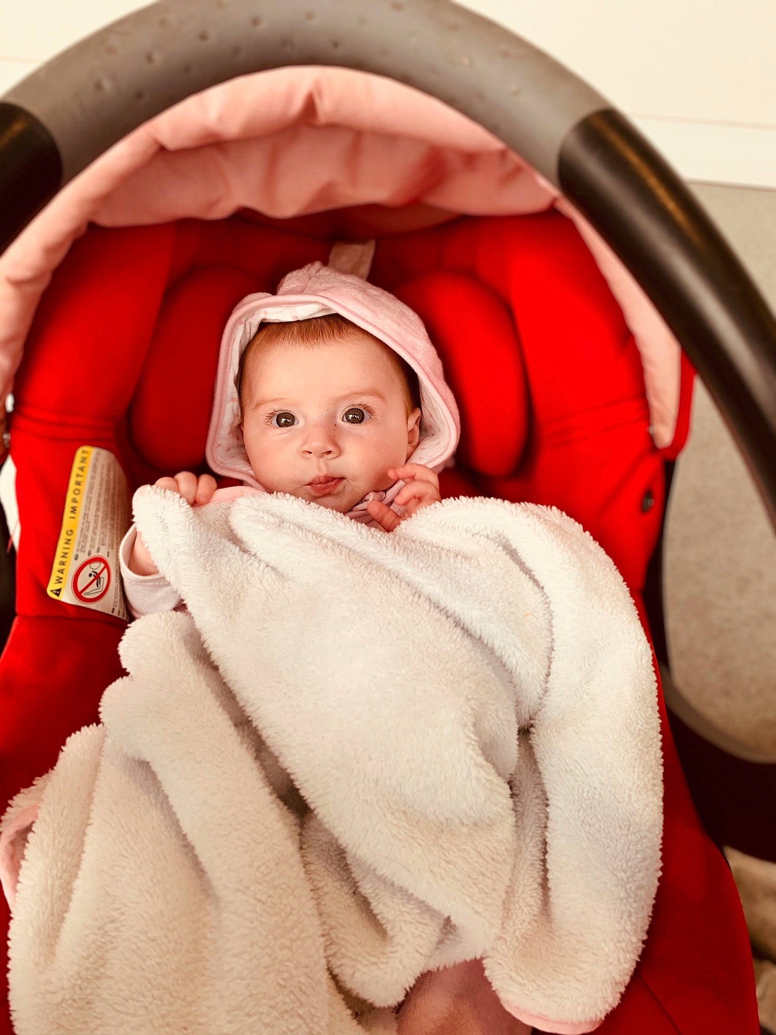 Djulya participe au concours pour gagner de l'argent avec cette photo : baby, baby_carriage, baby_products, baby_sleeping, baby_toddler_clothing, car_seat, cheek, child, chin, comfort, face, happy, head, headwear, linens, lip, mouth, person, sitting, skin