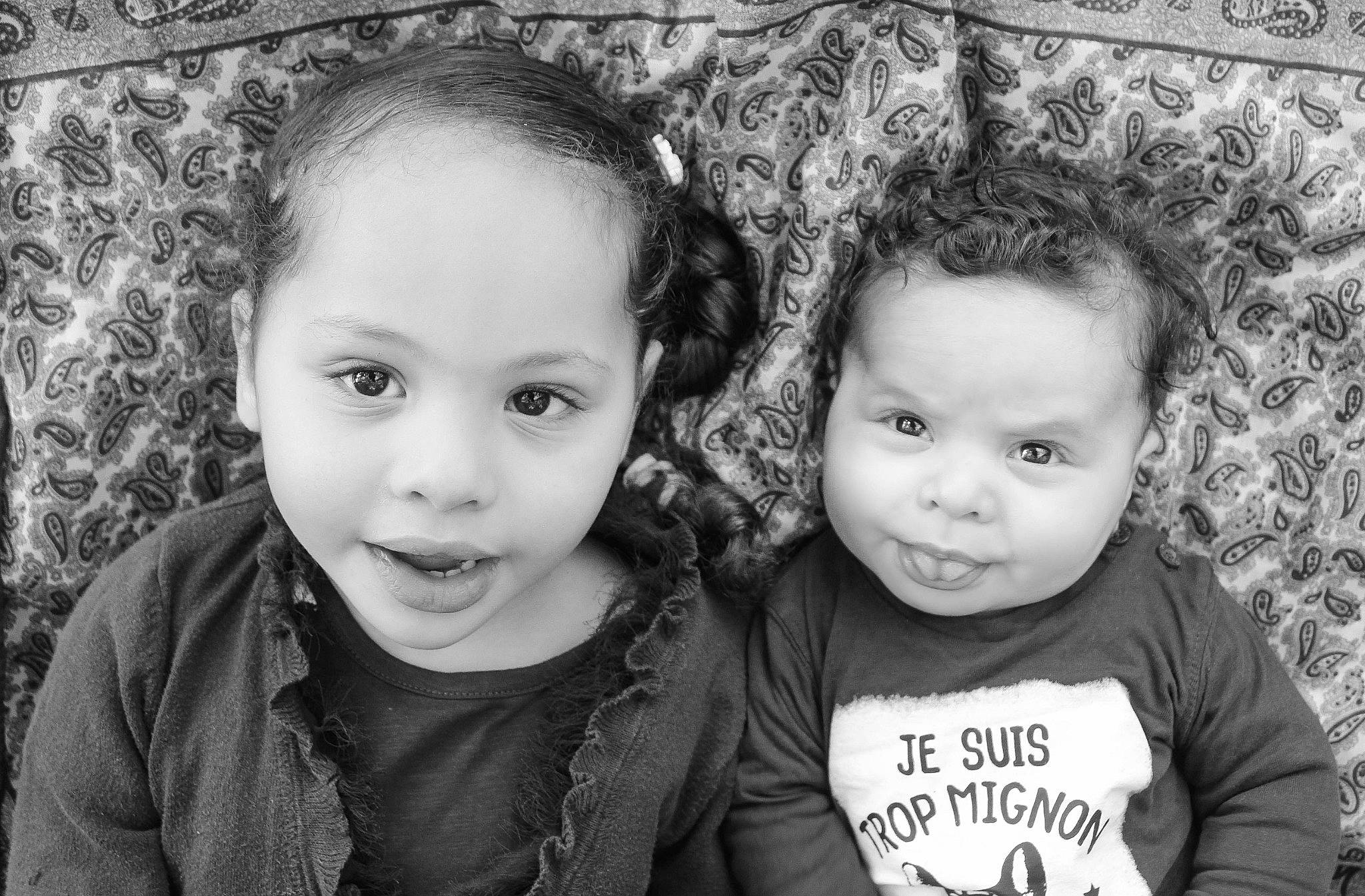 Reda a rejoint le concours — aidez-le/la à gagner de superbes lots ! black, black_and_white, cheek, chin, eye, face, facial_expression, flash_photography, hairstyle, happy, head, human, iris, nose, organ, person, photograph, skin, smile, standing