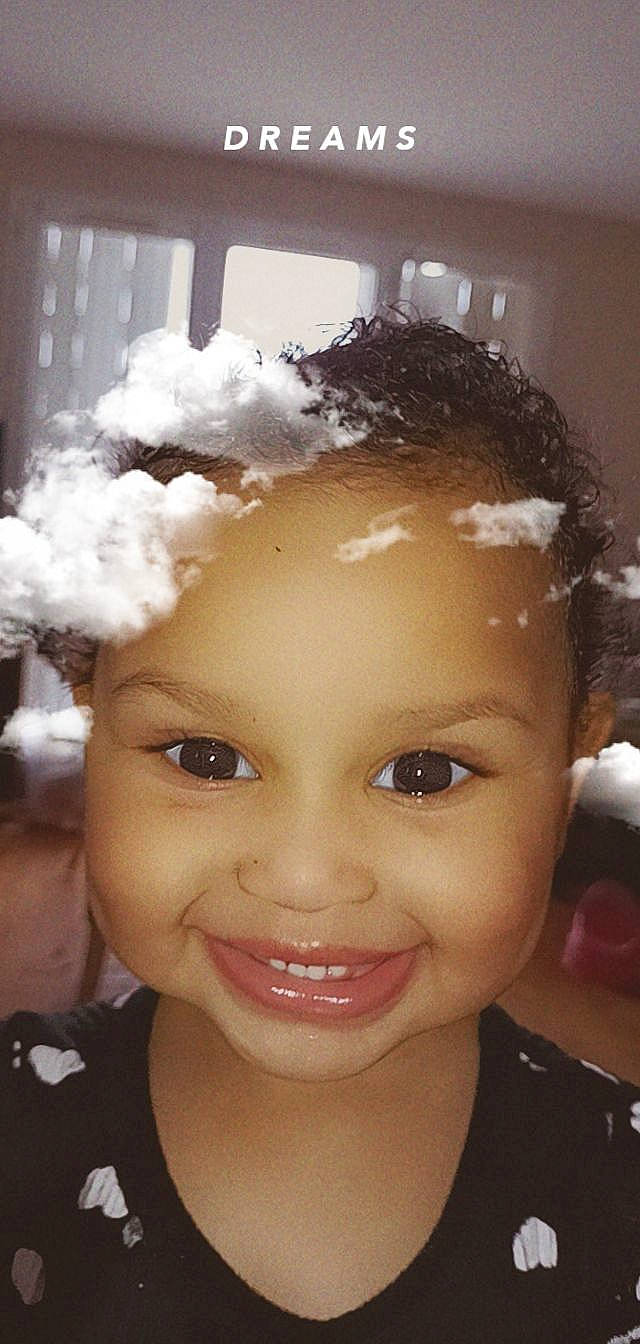 Allya participe au concours pour gagner de l'argent avec cette photo : black_hair, cheek, chin, cool, ear, eyebrow, eyelash, flash_photography, forehead, hair, happy, headgear, human_body, iris, joy, lip, mouth, nose, person, pink