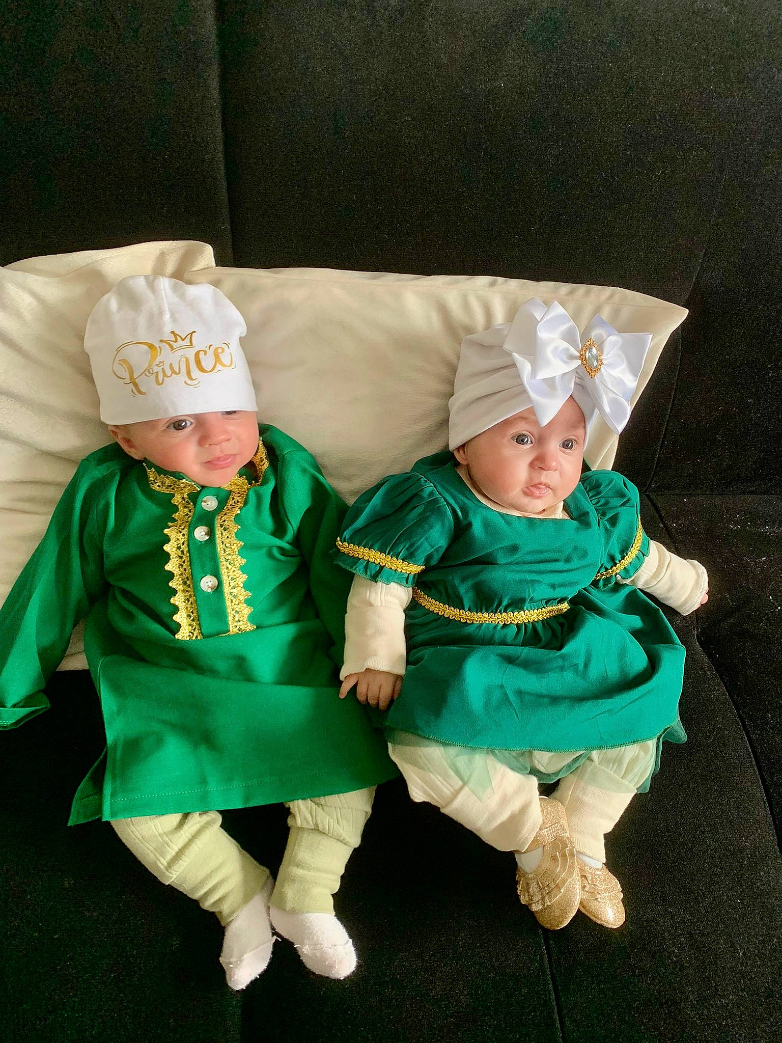 Benyamin participe au concours pour gagner de l'argent avec cette photo : baby, baby_toddler_clothing, child, christmas, costume, costume_hat, event, fashion_accessory, fictional_character, fun, fur, grass, happy, hat, headgear, headwear, holiday, human_body, person, sleeve