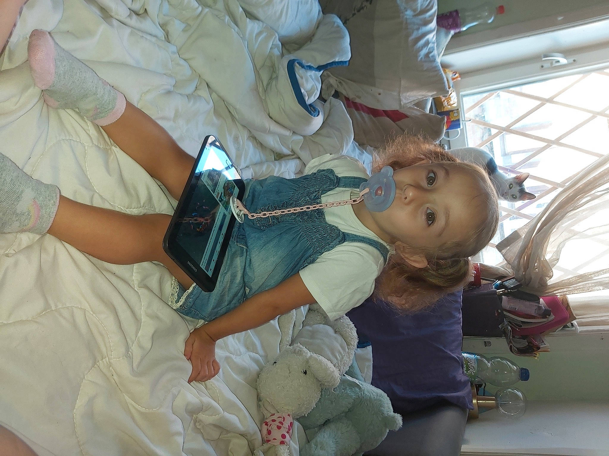 Haley participe au concours pour gagner de l'argent avec cette photo : baby_products, child, comfort, fun, person, plastic, room, service, skin, smile, stuffed_toy, toy, white