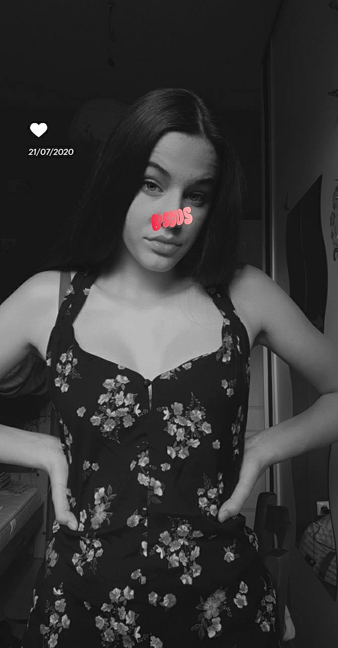 Tania participe au concours pour gagner de l'argent avec cette photo : beauty, black, black_and_white, black_hair, darkness, dress, fashion, lip, model, monochrome, monochrome_photography, person, photo_shoot, photography, retro_style, style