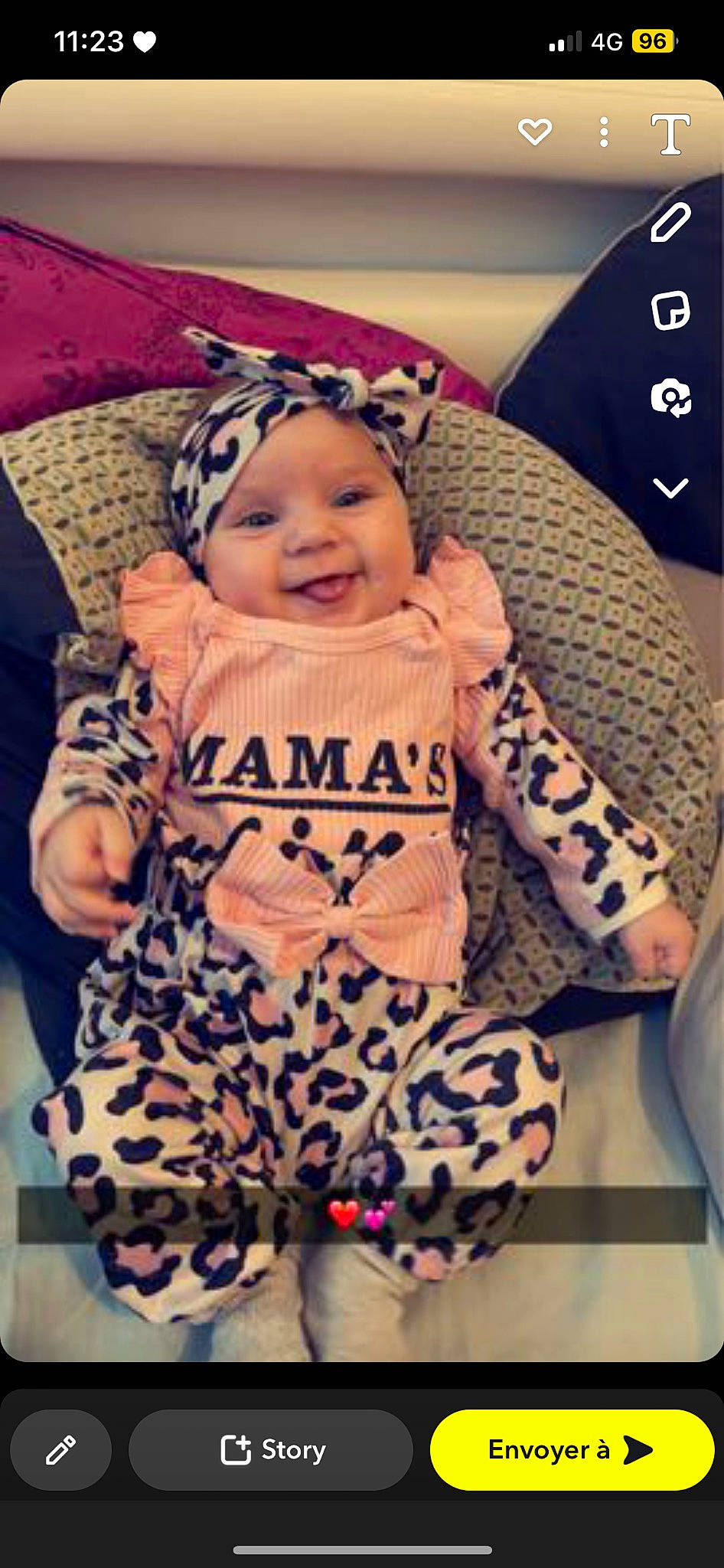 Emyli participe au concours pour gagner de l'argent avec cette photo : baby, baby_laughing, baby_toddler_clothing, cheek, child, comfort, cool, face, happy, headgear, headwear, human, outerwear, pattern, person, sitting, skin, sleeve, smile, t_shirt