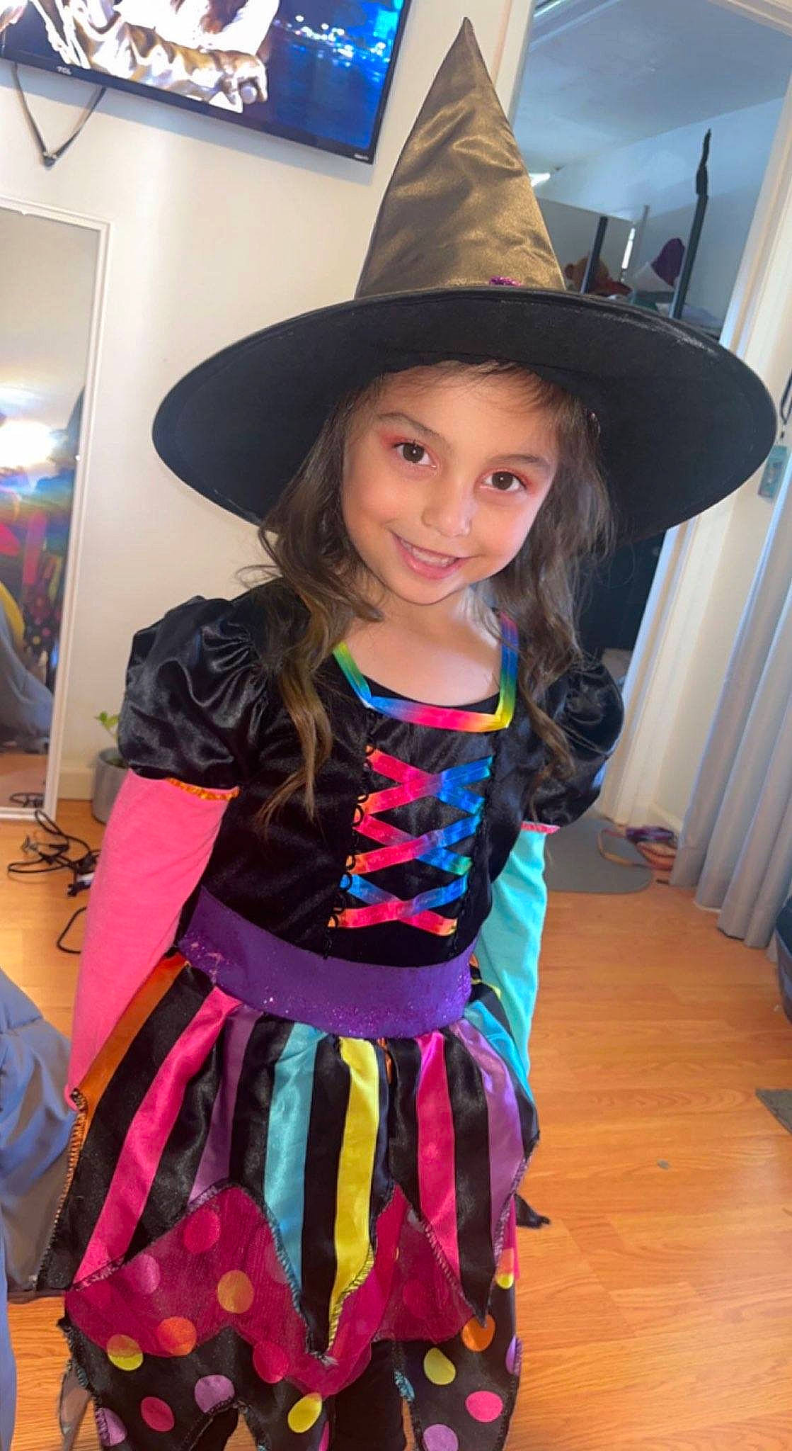 Sabina is registered to the contest to win money with this photo: beauty, black, cool, costume_hat, facial_expression, fashion_design, fun, happy, hat, headgear, headwear, joy, magenta, neck, person, pink, purple, sleeve, smile, sun_hat