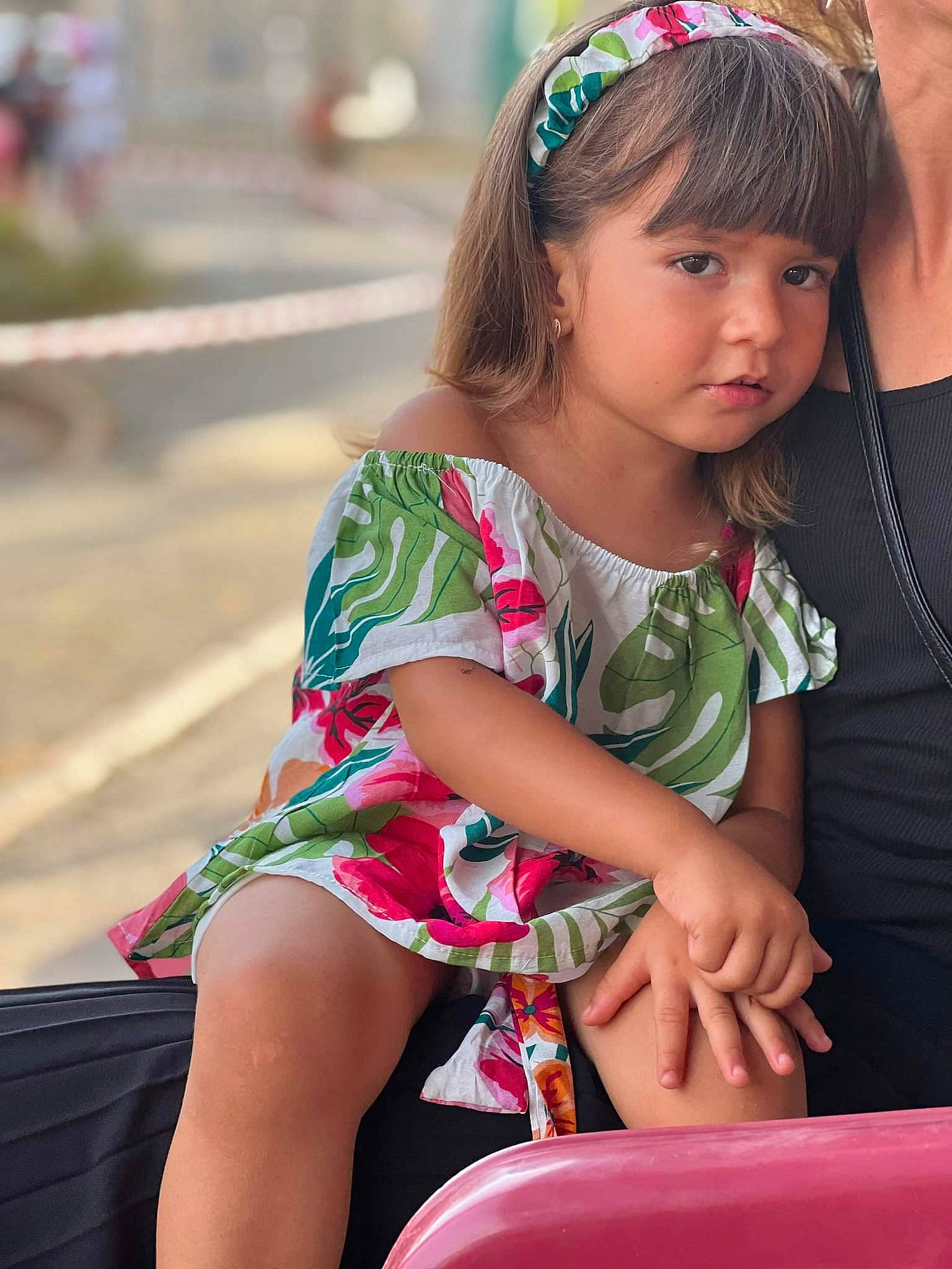 Anais-maria participe au concours pour gagner de l'argent avec cette photo : beauty, cool, eye, facial_expression, fashion, fun, grass, hairstyle, happy, joint, leisure, magenta, neck, organ, person, photograph, pink, shoulder, skin, summer