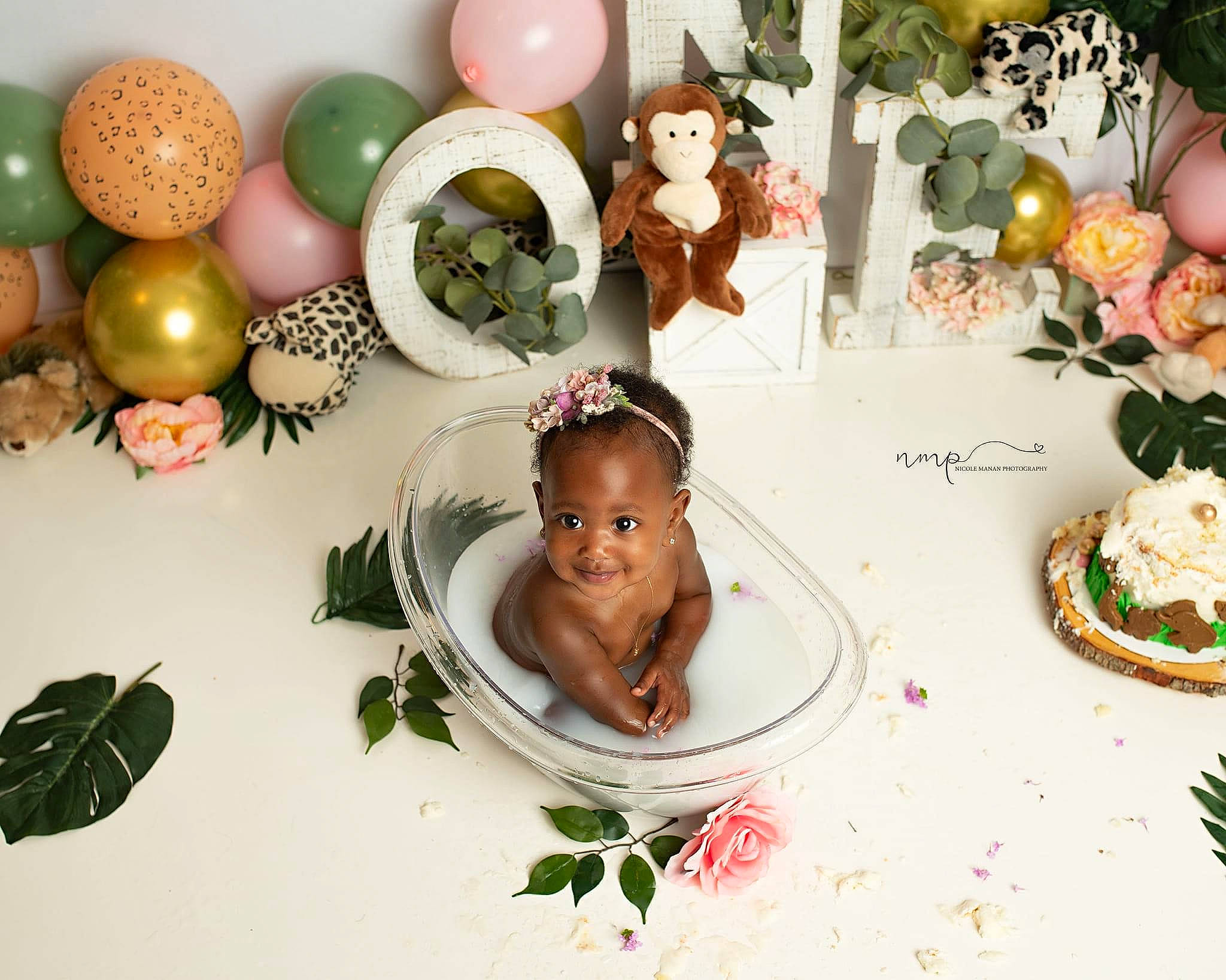 River is registered to the contest to win money with this photo: art, baby, bathing, cake, cake_decorating_supply, child, dessert, doll, event, happy, icing, illustration, joy, ornament, pattern, person, room, sugar_cake, sweetness, toddler