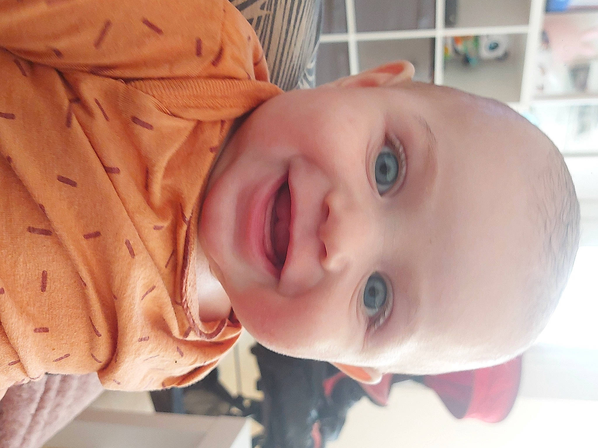 Hugo a rejoint le concours — aidez-le/la à gagner de superbes lots ! baby, baby_toddler_clothing, cheek, chin, eye, eyebrow, eyelash, face, facial_expression, headgear, iris, joy, lip, mouth, neck, nose, person, skin, sleeve, smile