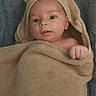 Lyciana a rejoint le concours — aidez-le/la à gagner de superbes lots ! baby, towel, hood, bear_ears, blanket, infant, portrait, face, skin, hand, cute, wrapped, cozy, soft_texture, lying_down, indoors, newborn, child, expression, comfort