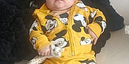 Nino a rejoint le concours — aidez-le/la à gagner de superbes lots ! baby, bed, bedroom, blanket, clothing, coat, cushion, face, furniture, head, homedecor, indoors, newborn, pajamas, pants, person, photography, portrait, room, sleeping