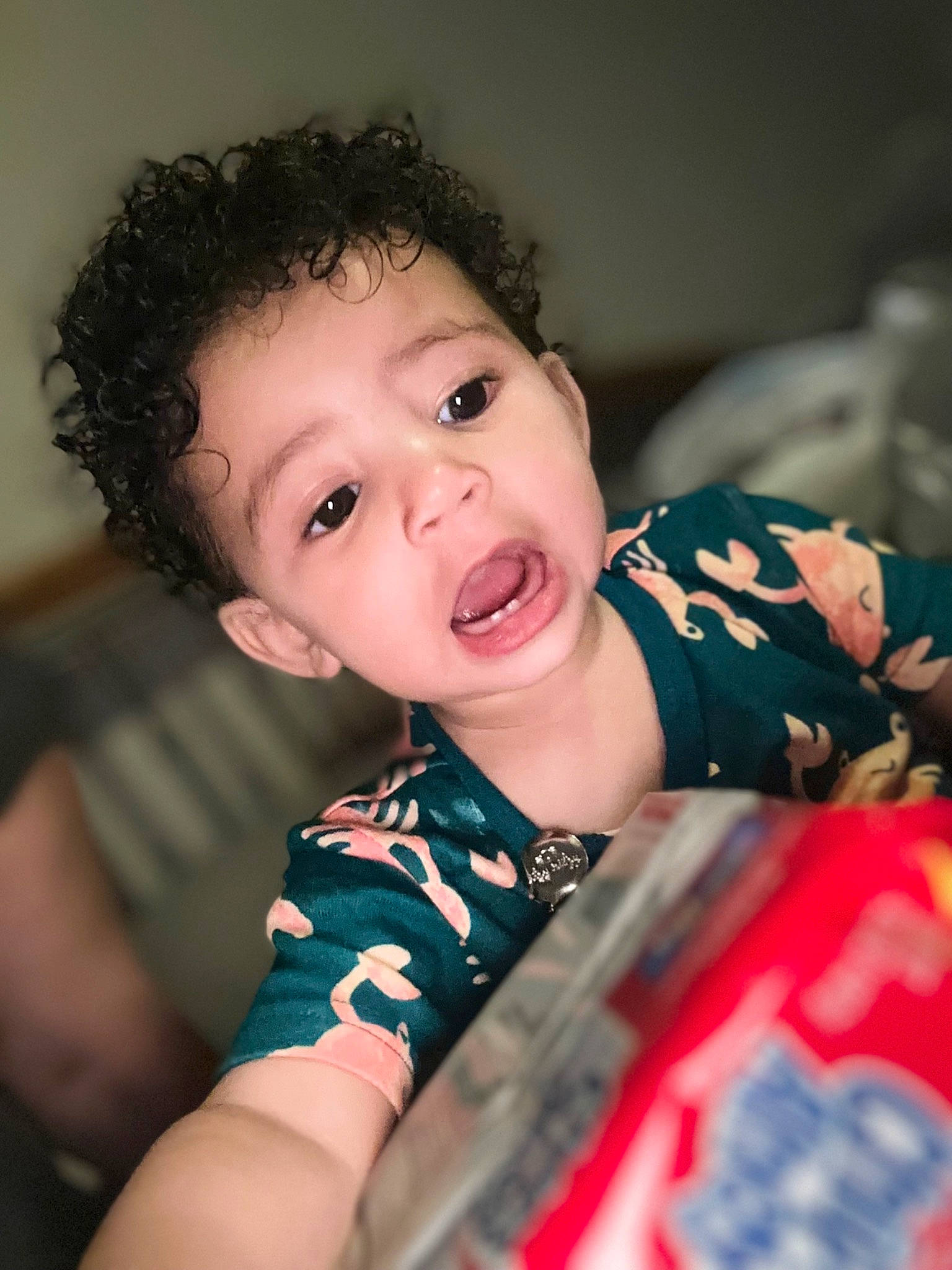 Aalleyah is registered to the contest to win money with this photo: arm, black_hair, cheek, comfort, couch, eye, eyebrow, eyelash, flash_photography, fun, gesture, happy, iris, lip, nose, person, skin, sleeve, smile, t_shirt