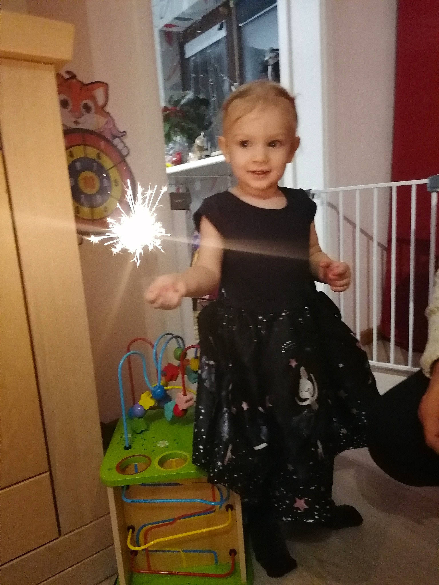 Lyana participe au concours pour gagner de l'argent avec cette photo : baby, baby_toddler_clothing, bag, baggage, baluster, day_dress, dress, handrail, home, joy, one_piece_garment, pattern, person, stairs, suitcase, toddler