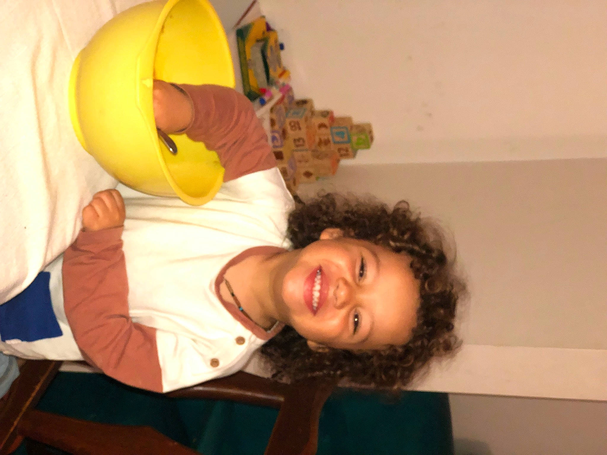 Joan-manuel participe au concours pour gagner de l'argent avec cette photo : art, child, comfort, fun, happy, joy, mouth, nose, person, plush, room, smile, stuffed_toy, toy