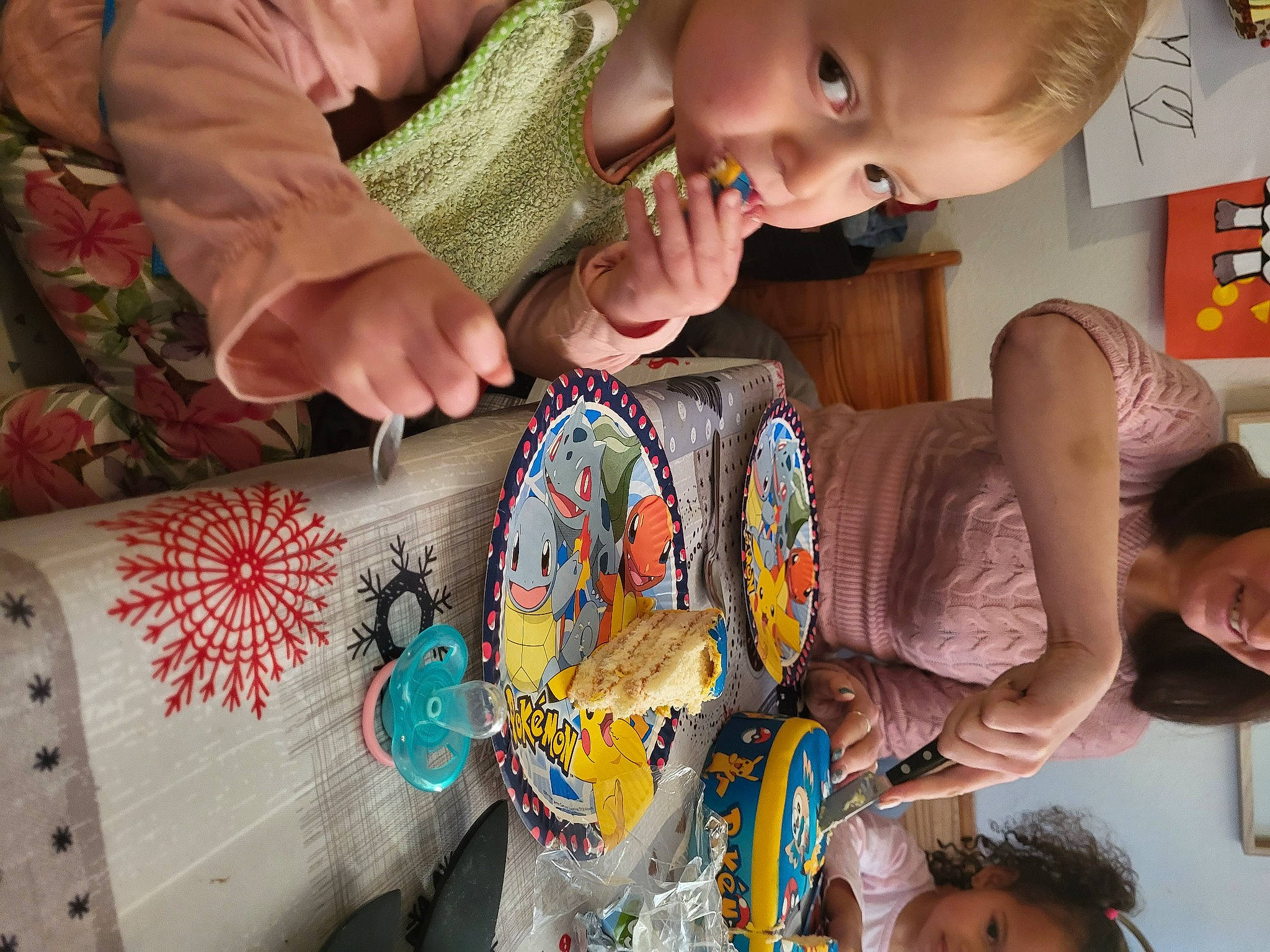 Mila a rejoint le concours — aidez-le/la à gagner de superbes lots ! adaptation, art, artist, baby, child, event, fun, happy, head, joy, linens, organ, pattern, person, photograph, play, room, sharing, snapshot, toddler