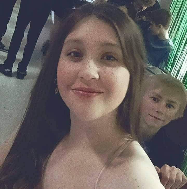 Chloe is registered to the contest to win money with this photo: black_hair, cool, eye, eyebrow, eyelash, friendship, fun, gesture, hairstyle, happy, head, iris, jaw, joy, layered_hair, lip, long_hair, mouth, person, selfie