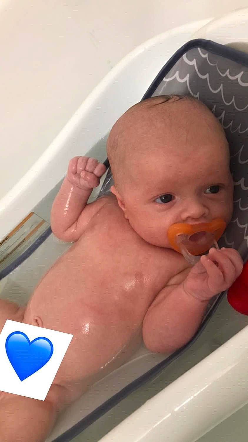 Kashton is registered to the contest to win money with this photo: baby, baby_bathing, bathing, bathroom, bathtub, cheek, chest, ear, finger, fluid, human_body, lip, mouth, neck, nose, organ, person, skin, stomach, thumb