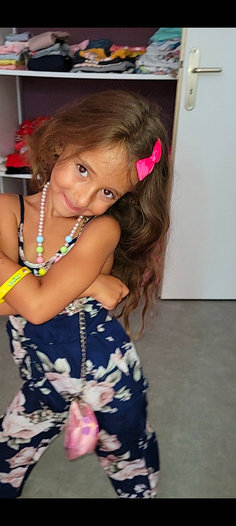 Neyla participe au concours pour gagner de l'argent avec cette photo : black_hair, body_jewelry, brown_hair, child, cool, day_dress, eyelash, fashion_accessory, fashion_design, fun, hair, happy, jewellery, joy, long_hair, neck, necklace, person, shoulder, skin