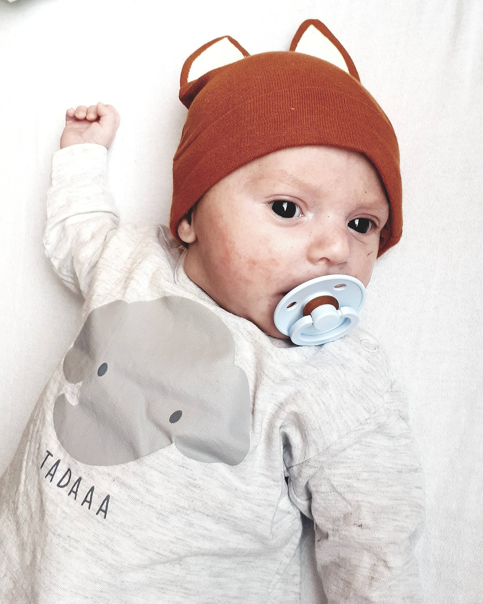 Noé a rejoint le concours — aidez-le/la à gagner de superbes lots ! baby, child, ear, head, headgear, headwear, moustache, mouth, nose, outerwear, person, product, toddler, white