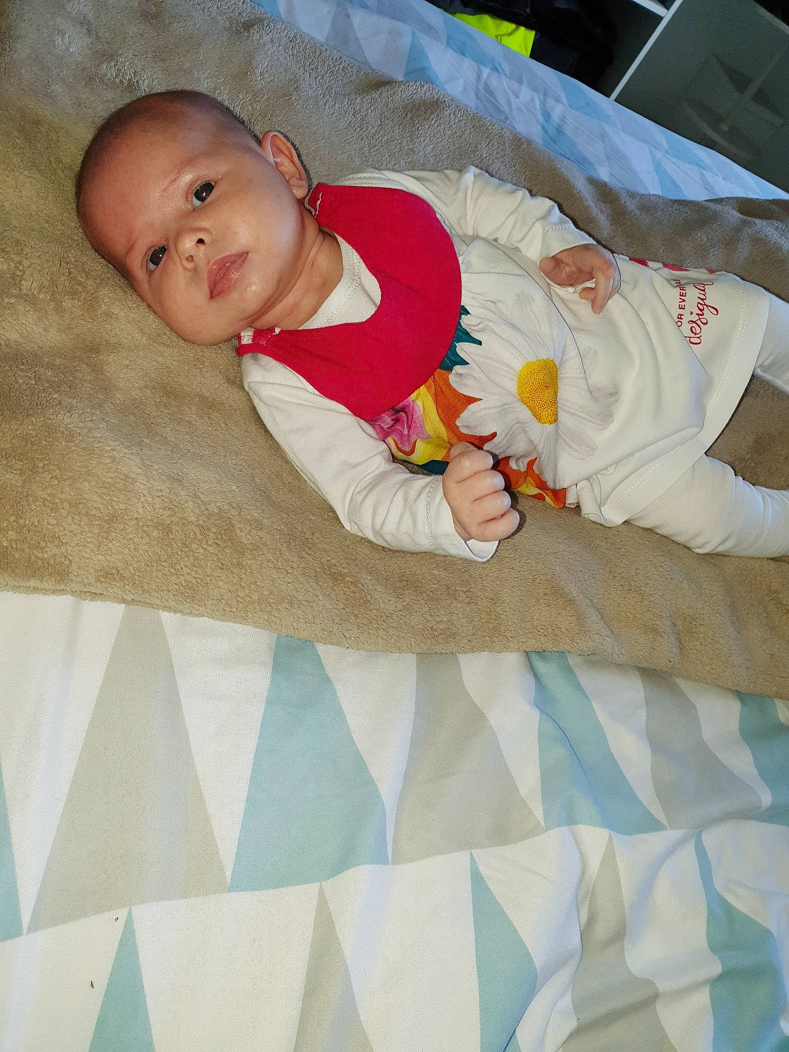 Eline a rejoint le concours — aidez-le/la à gagner de superbes lots ! baby, baby_products, bedtime, blanket, child, linens, nap, nap_mat, person, product, skin, textile, toddler