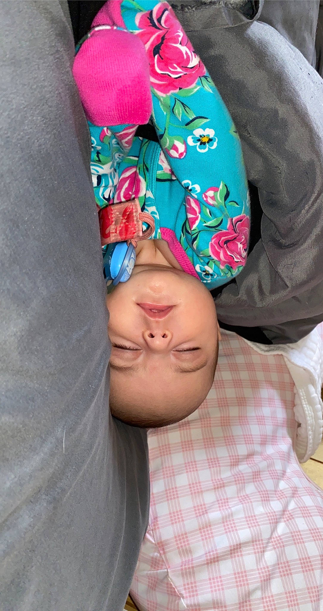 Carmen is registered to the contest to win money with this photo: chest, child, collar, electric_blue, eyelash, eyewear, fashion_accessory, fun, gesture, happy, human_leg, jewellery, lip, magenta, neck, pattern, selfie, sleeve, textile, waist