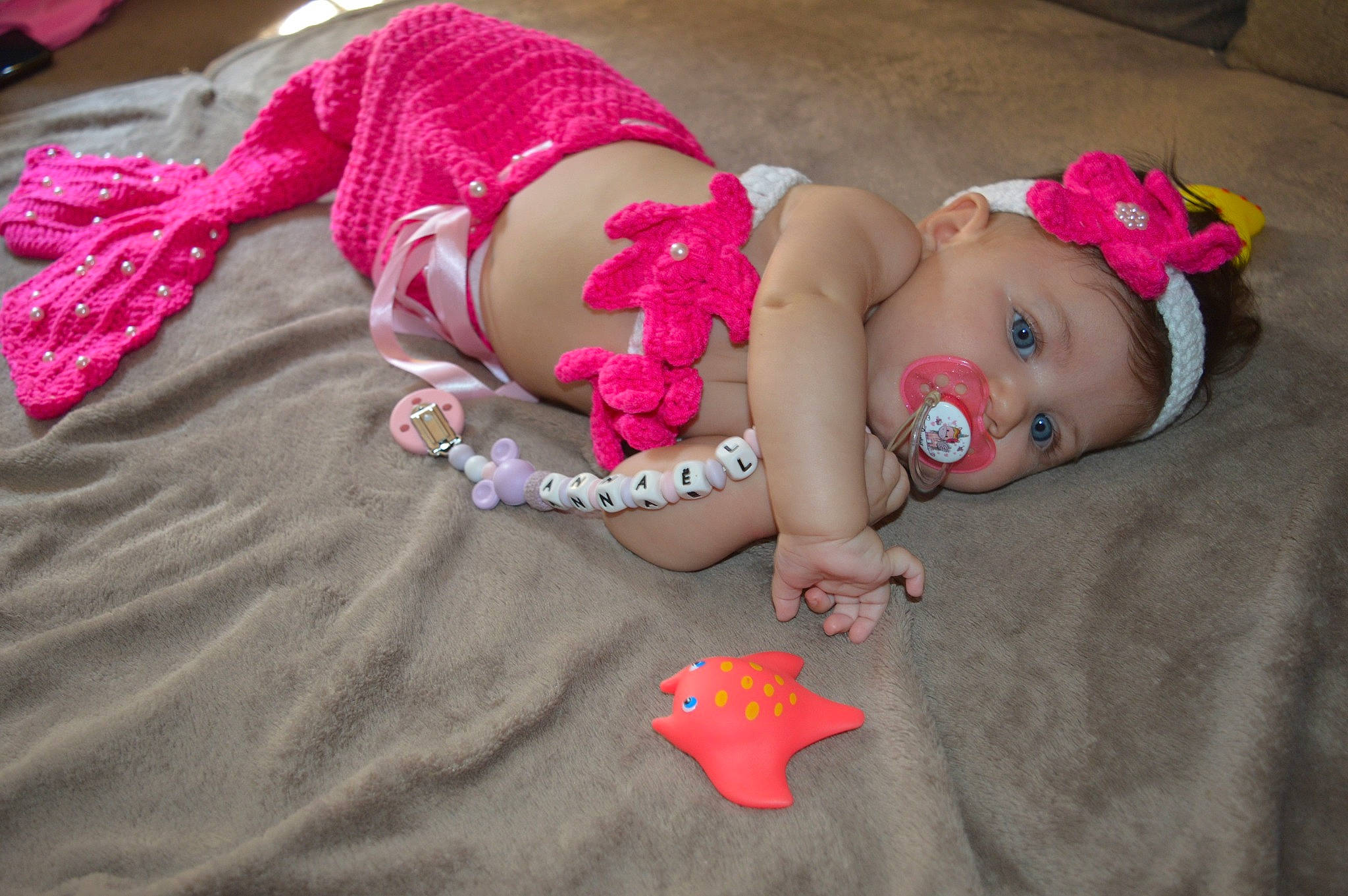 Annaëlle participe au concours pour gagner de l'argent avec cette photo : baby, baby_toddler_clothing, child, headwear, person, pink, toddler