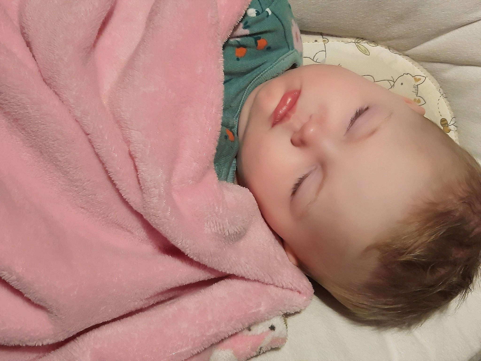 Hazel is registered to the contest to win money with this photo: baby, baby_sleeping, baby_toddler_clothing, bedtime, cheek, child, comfort, eye, eyebrow, eyelash, iris, linens, lip, mouth, neck, nose, person, pink, skin, sleeve