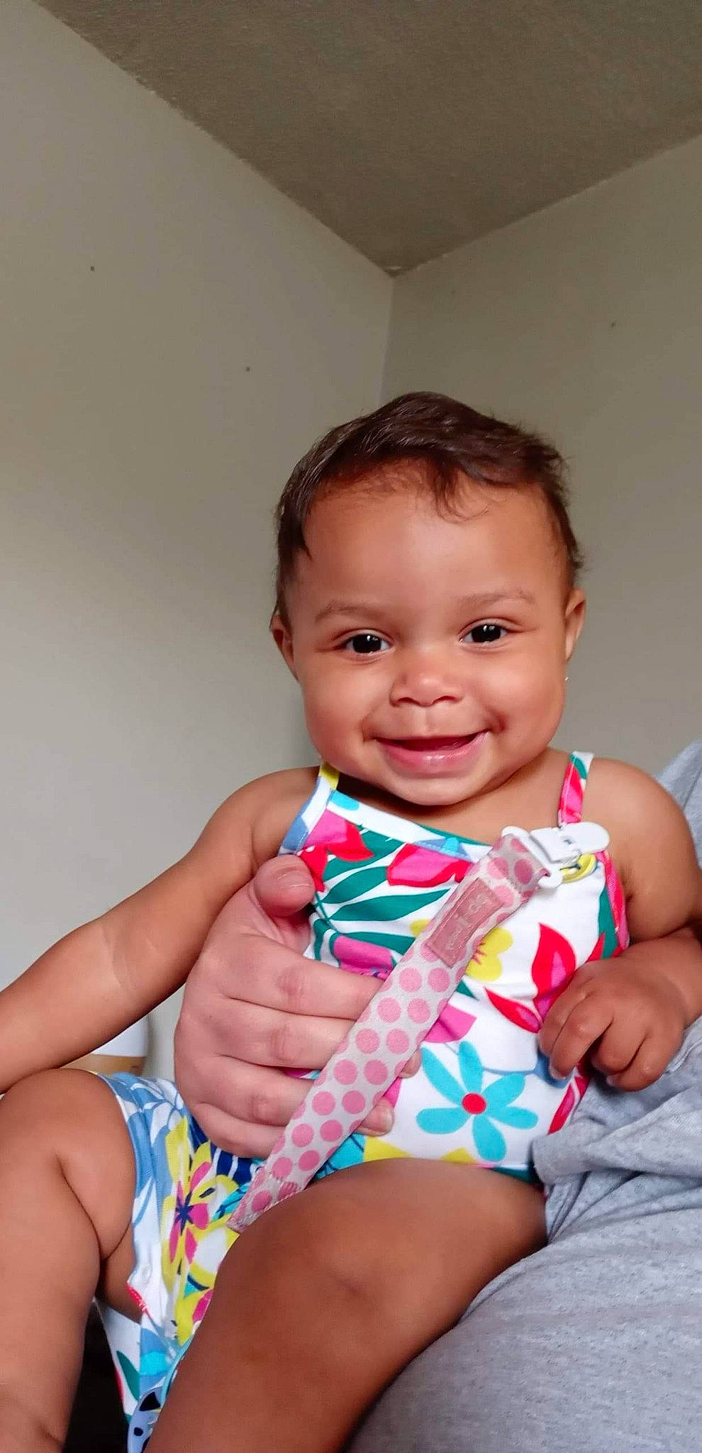 Keevah is registered to the contest to win money with this photo: cheek, chin, dress, eye, facial_expression, finger, gesture, hand, happy, head, human_body, iris, joint, joy, lip, mouth, neck, person, shoulder, skin