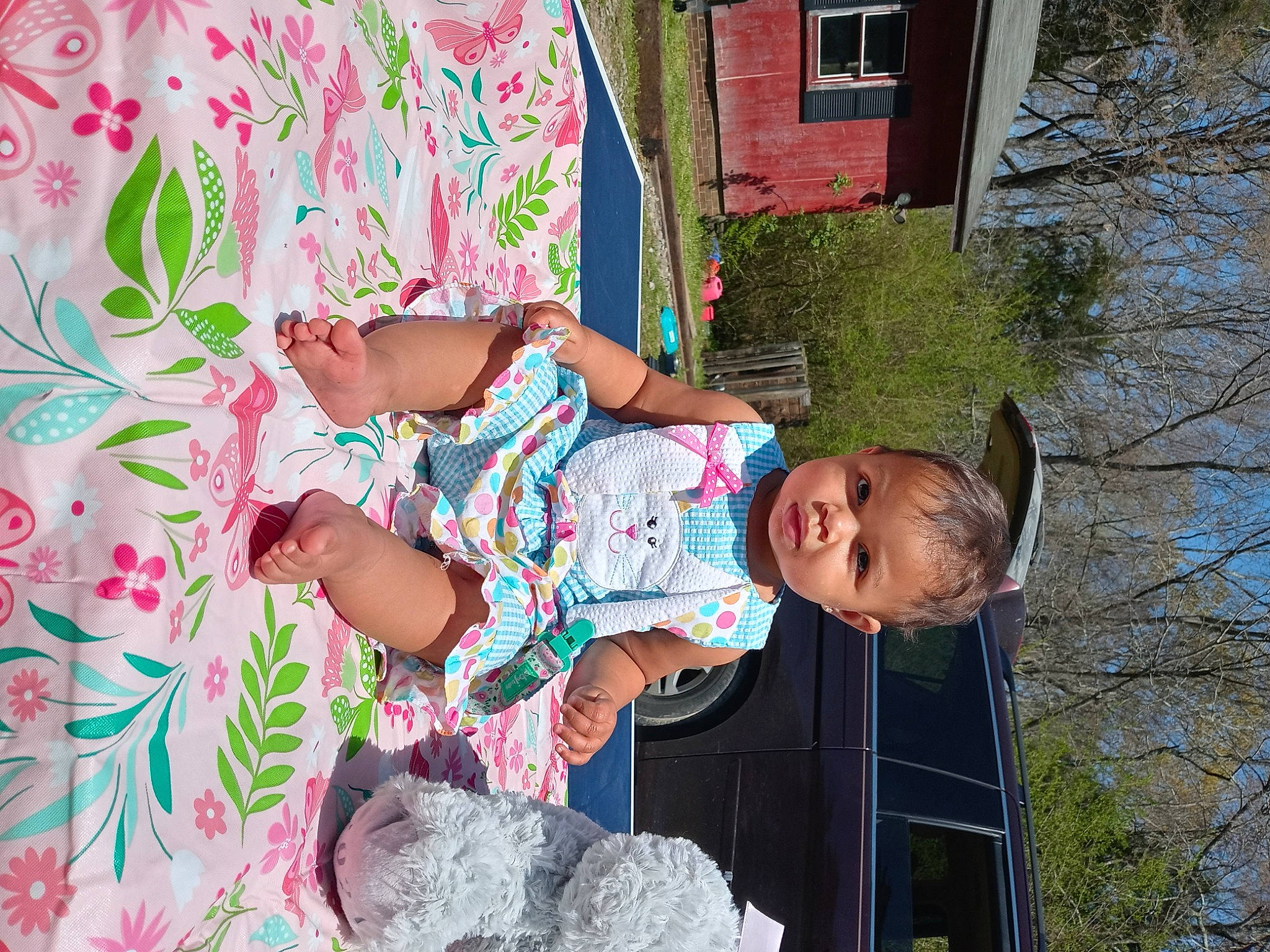 Keevah is registered to the contest to win money with this photo: adaptation, baby, baby_toddler_clothing, beauty, child, fun, green, happy, house, leisure, magenta, person, pink, plant, shorts, spring, summer, t_shirt, toddler, tree